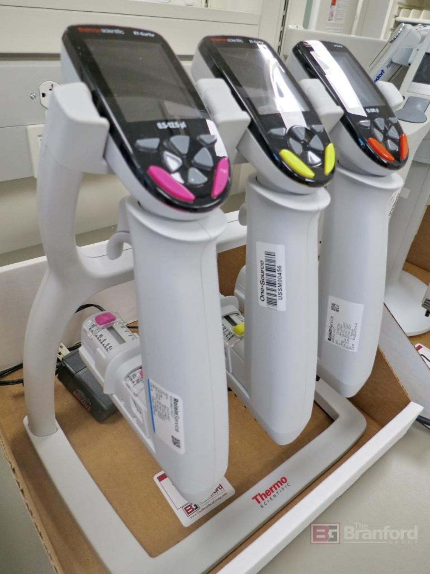 Lot of (3) Thermo E1-ClipTip Pipettes, Charging Stand - Image 2 of 2