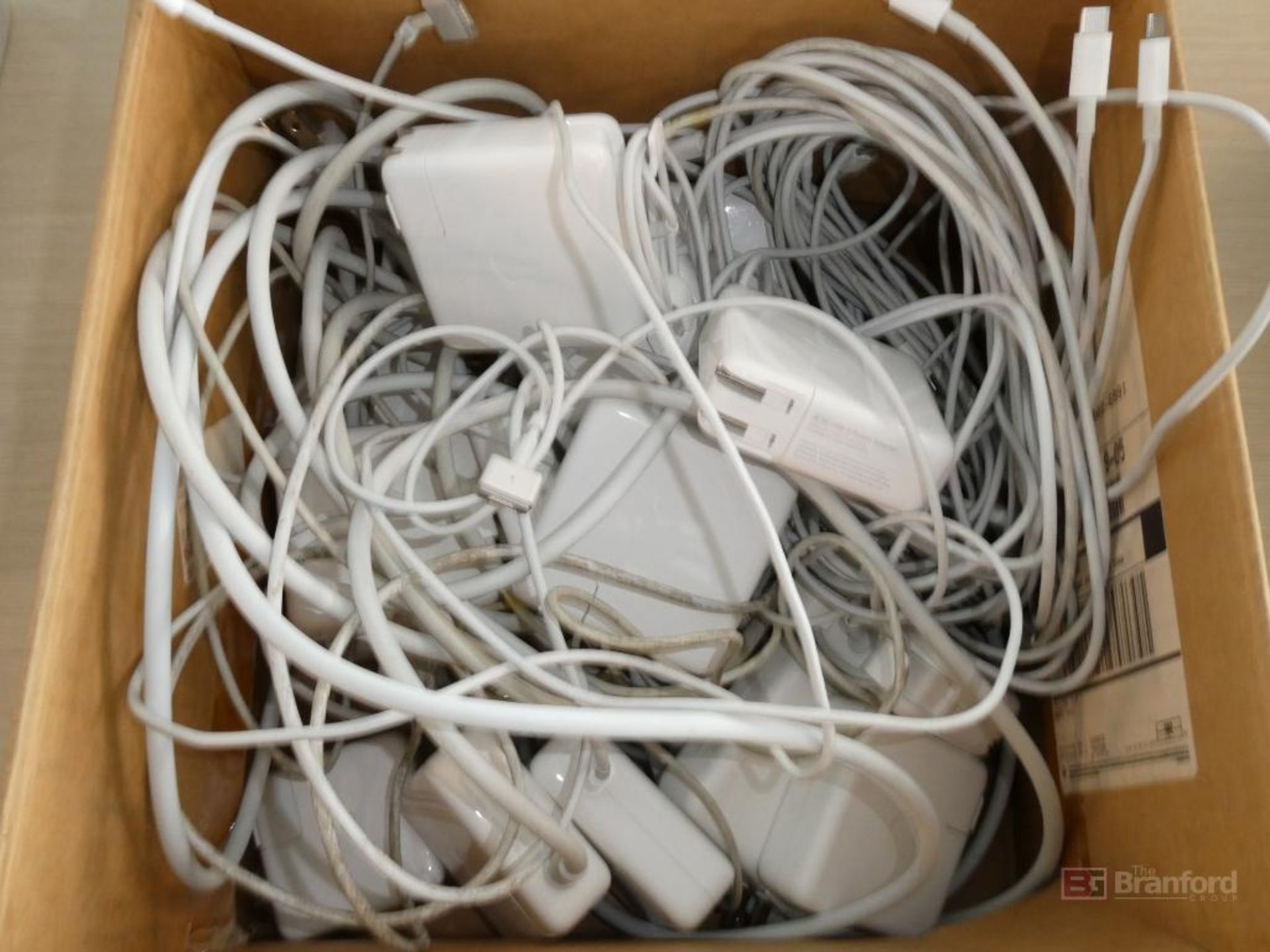 (17) Apple A1718, 61W USB-C Power Adapters - Image 2 of 3