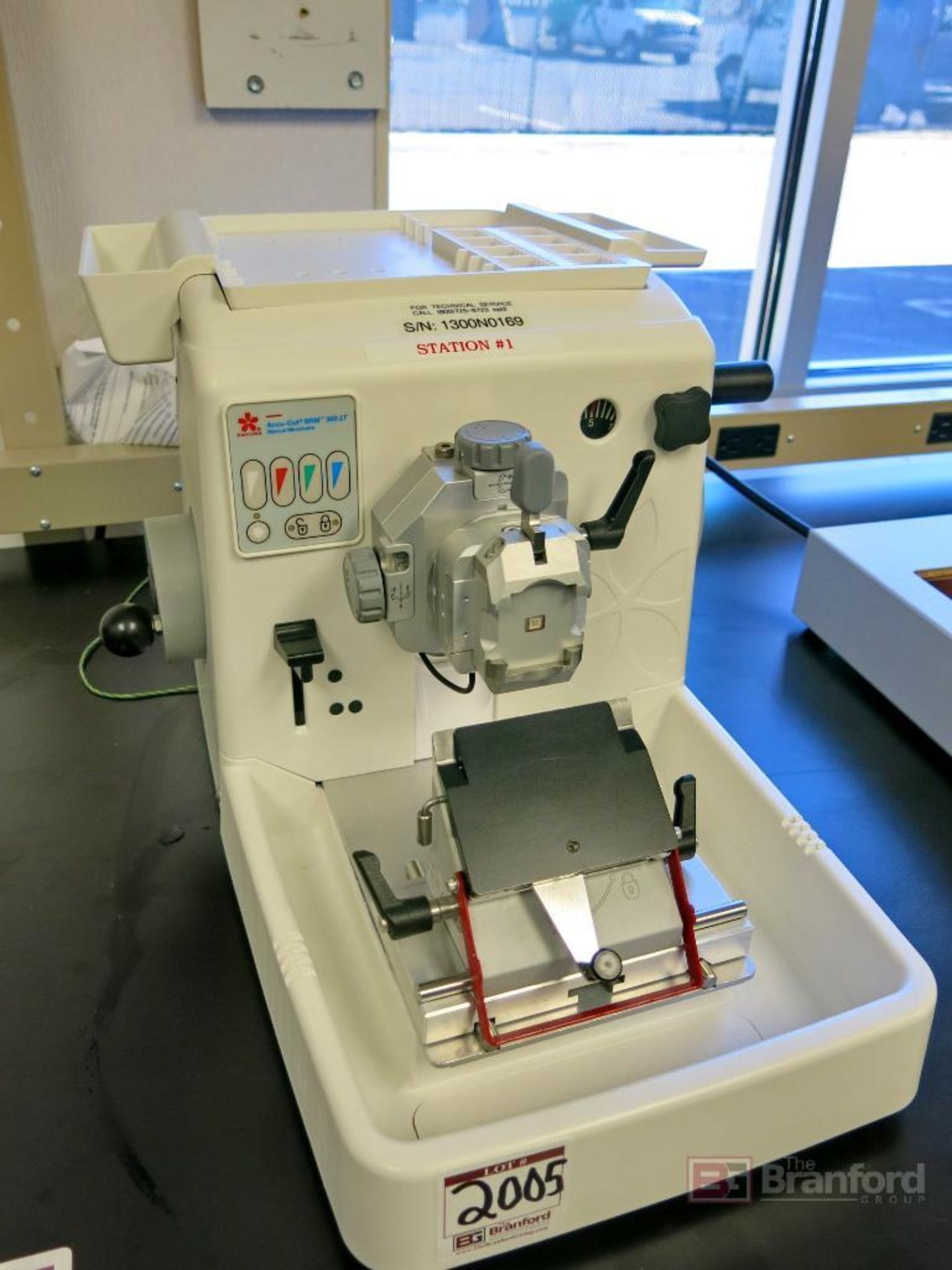 Sakura Acu Cut SRM 300 LT Manual Micro Tome