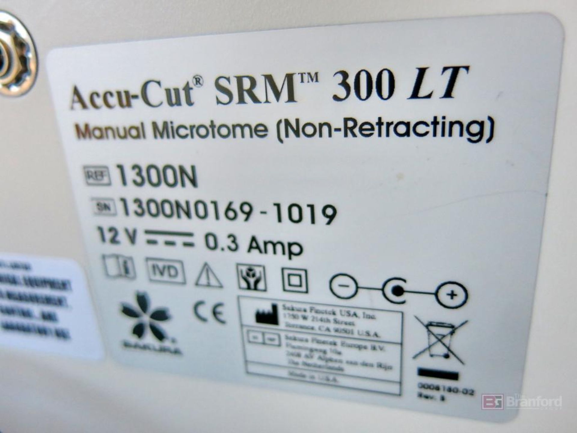 Sakura Acu Cut SRM 300 LT Manual Micro Tome - Image 2 of 2