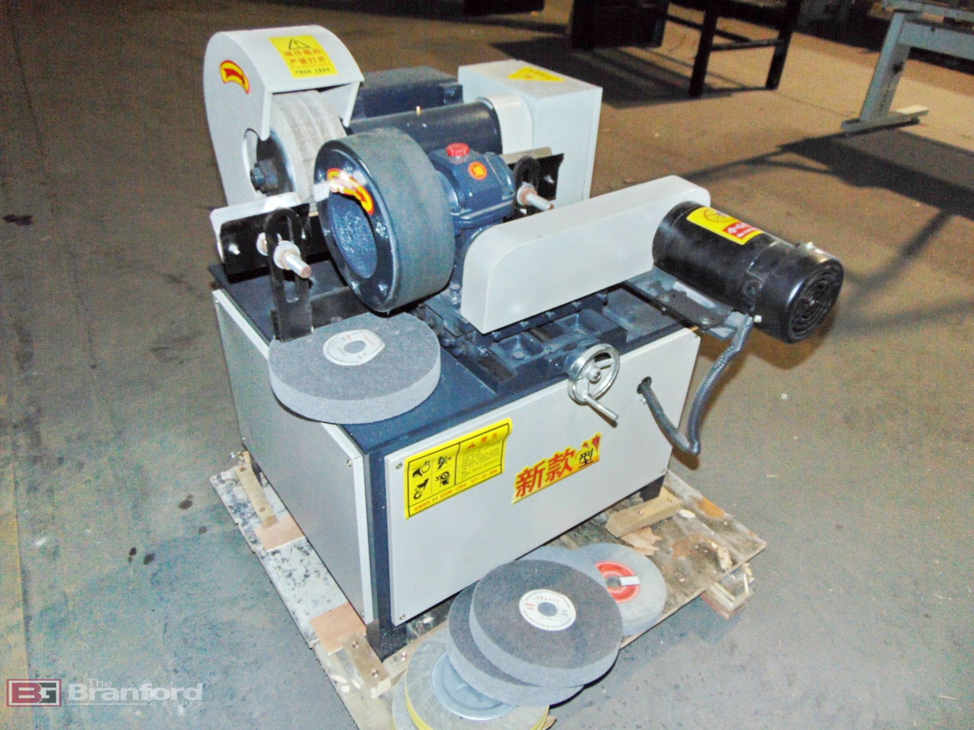 Roll Polishing & Grinding Machine