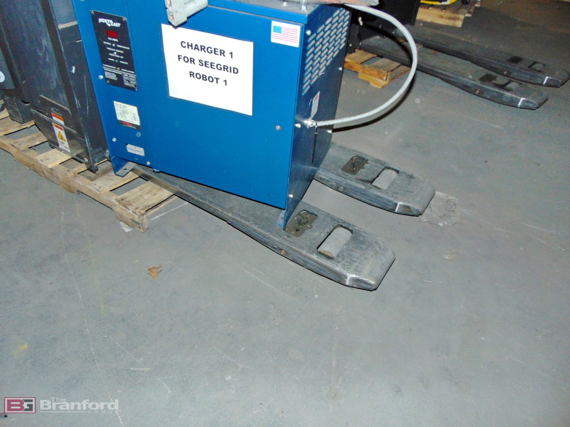 Seegrid Programmable Electric Pallet Jack - Image 3 of 7