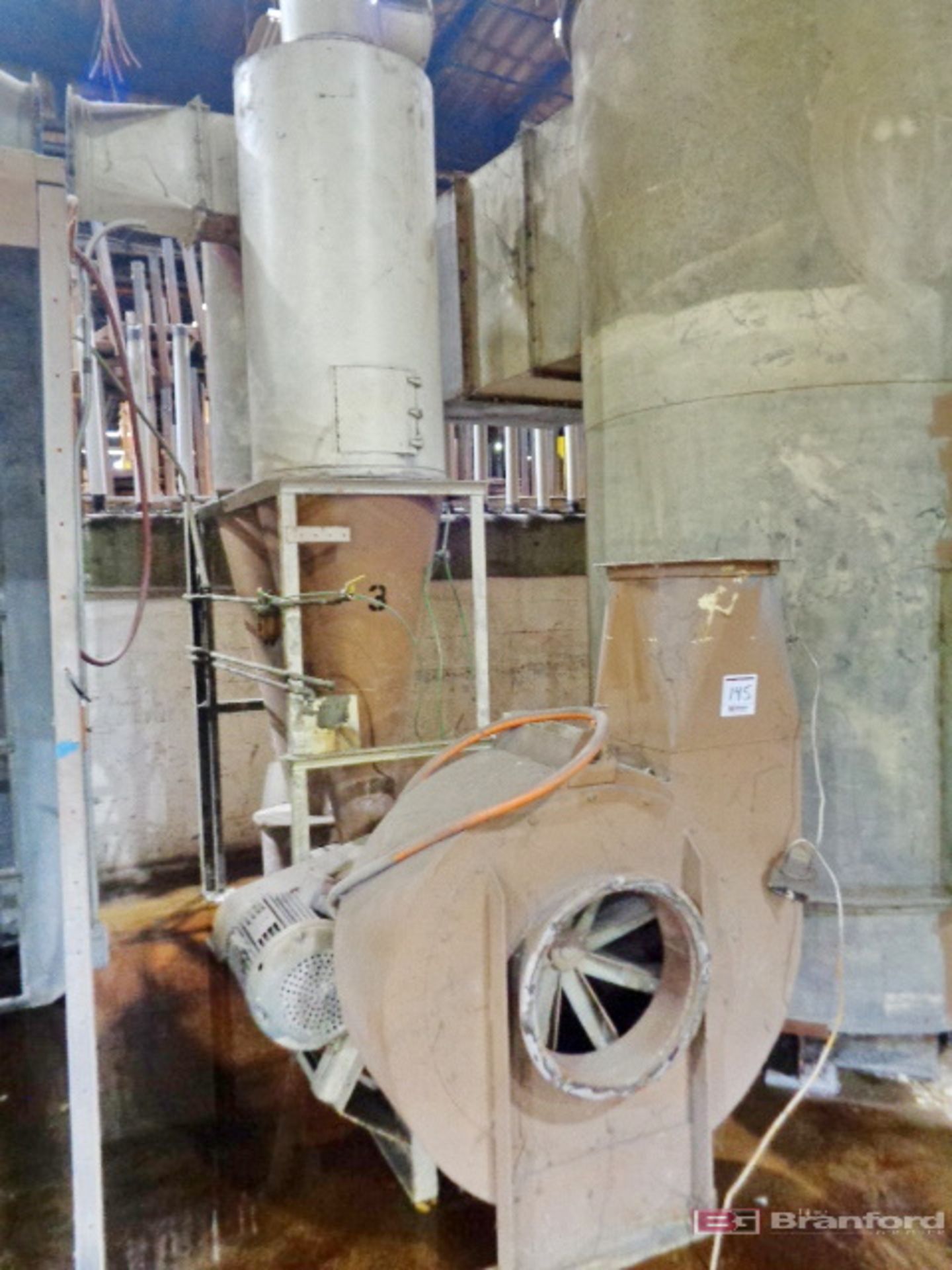 Binks Spray Booth w/ Cyclone Blower and Bag House Filtration Unit - Image 3 of 4