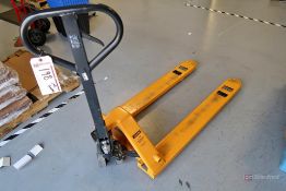 Uline H-1043 pallet jack
