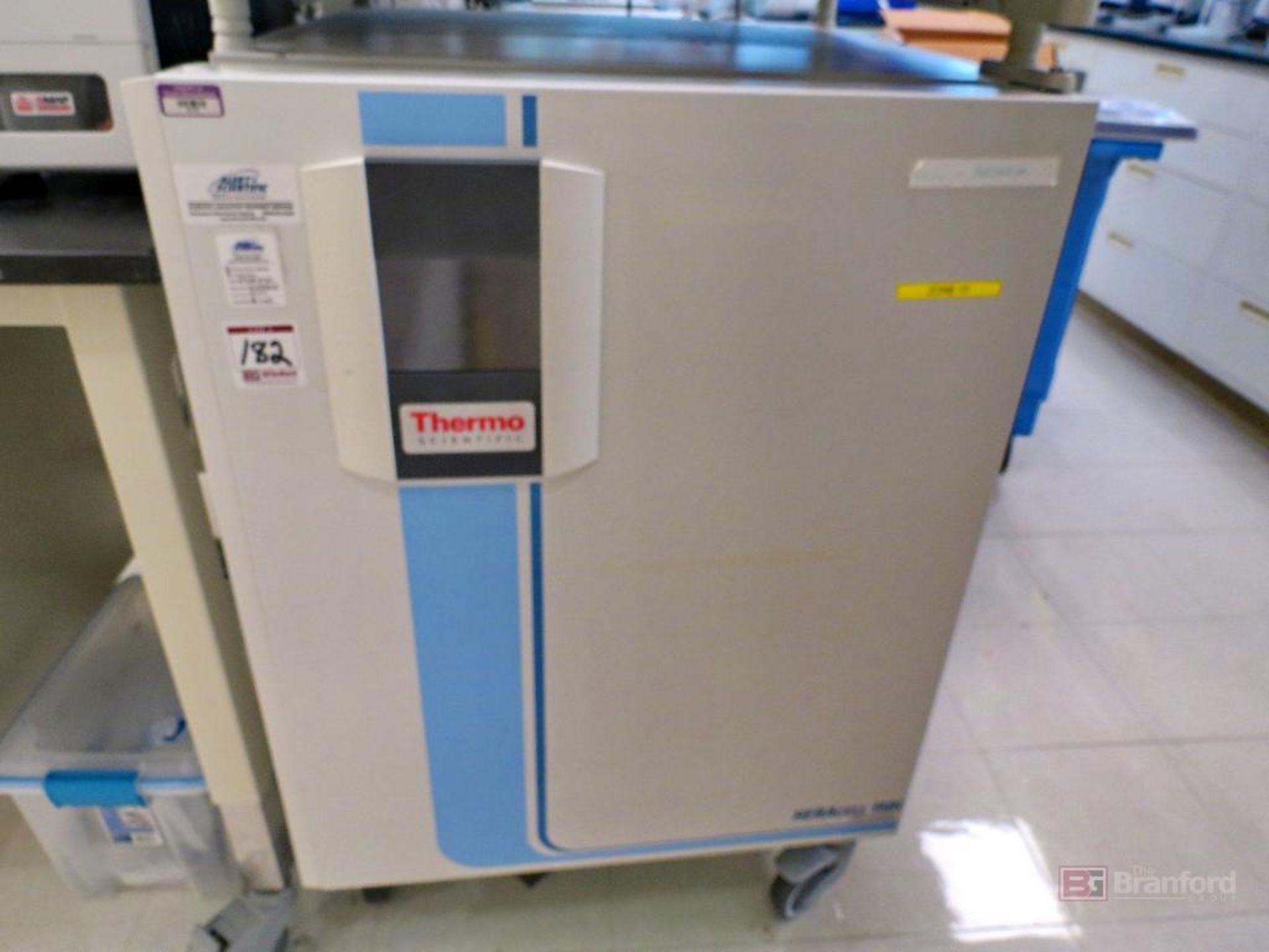 Thermo HERAcell 150i CO2 Stackable Incubator w/ Casters