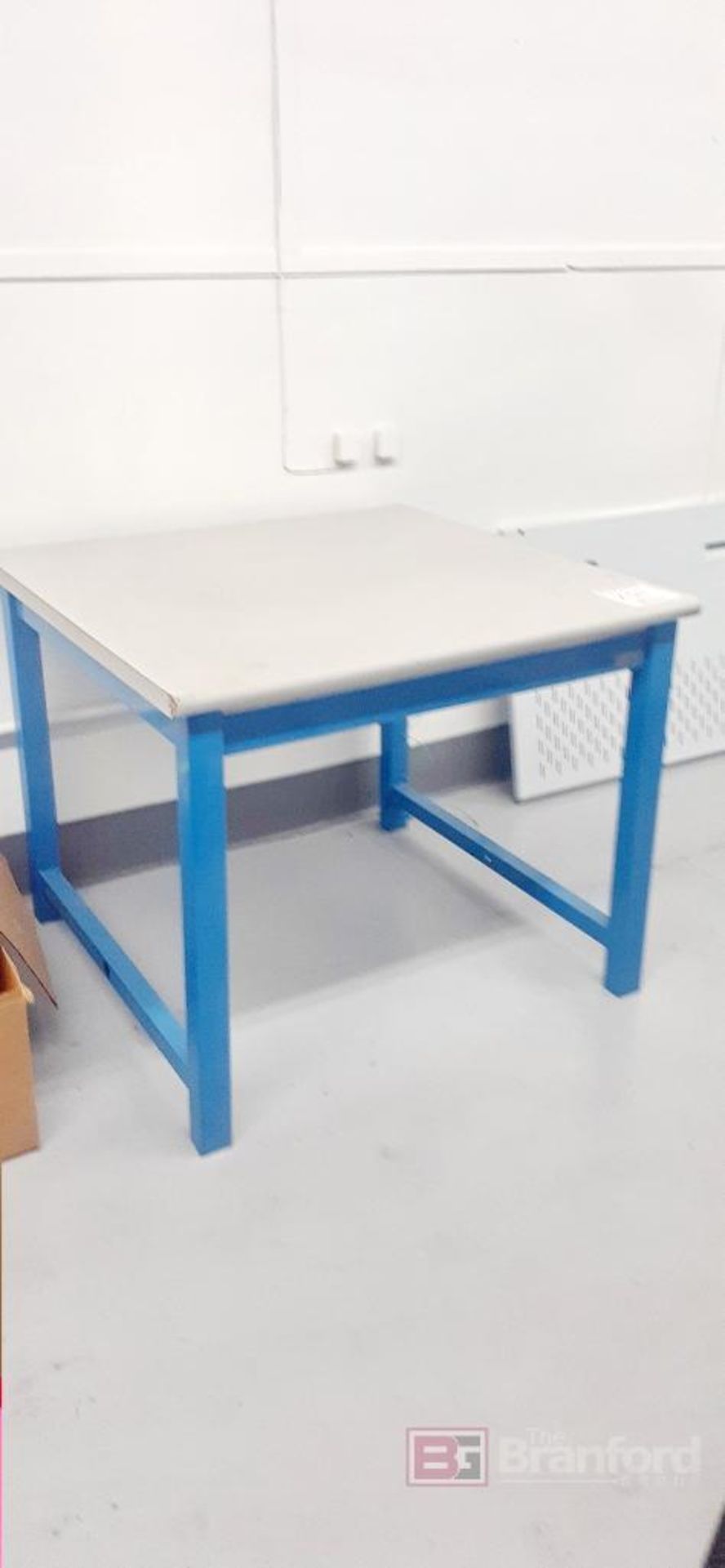 (1) Adjustable Height Lab Work Bench - Image 4 of 4