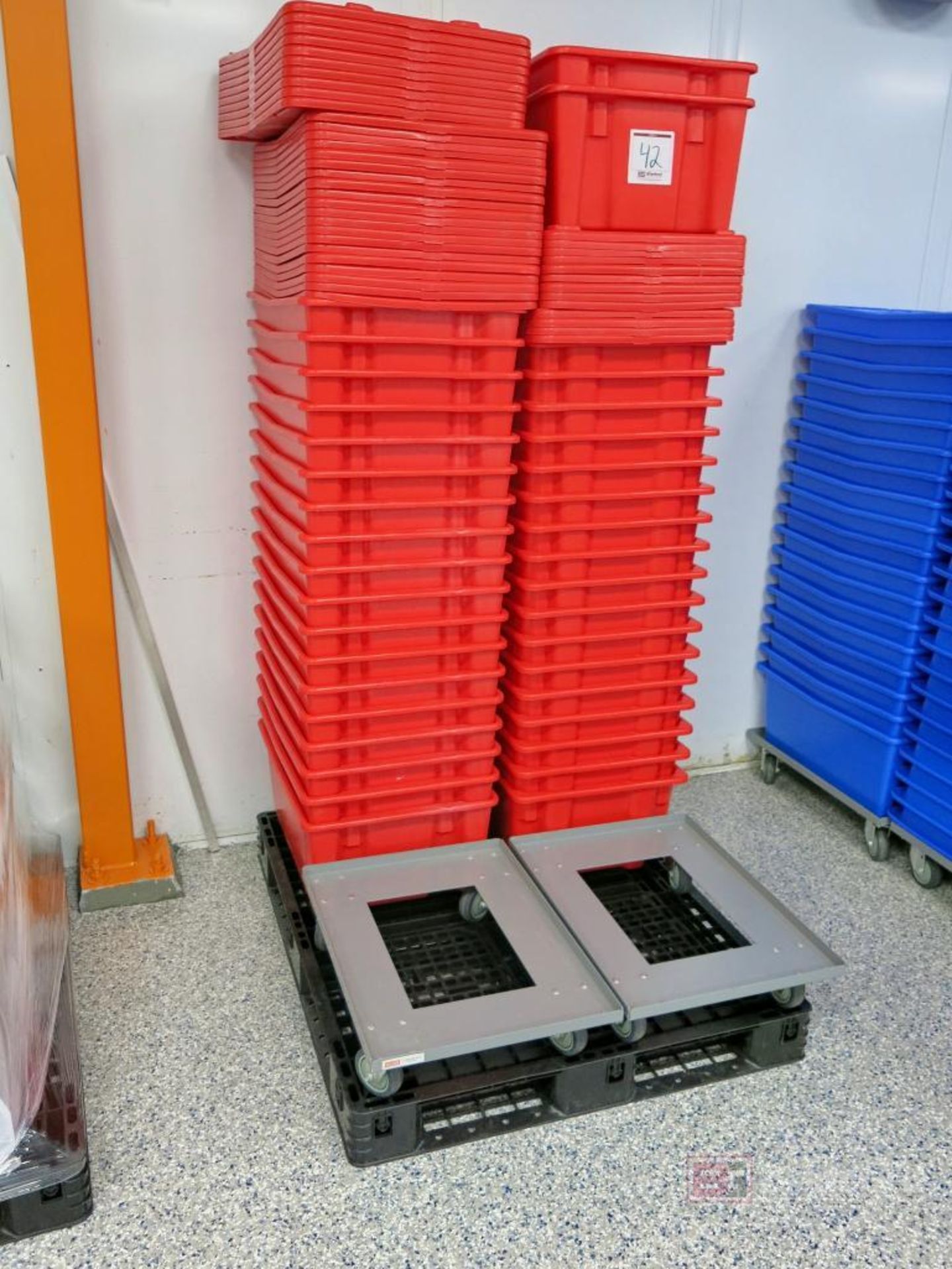 Pallet of Uline Nestable Stackable Heavy Duty Plastic Totes