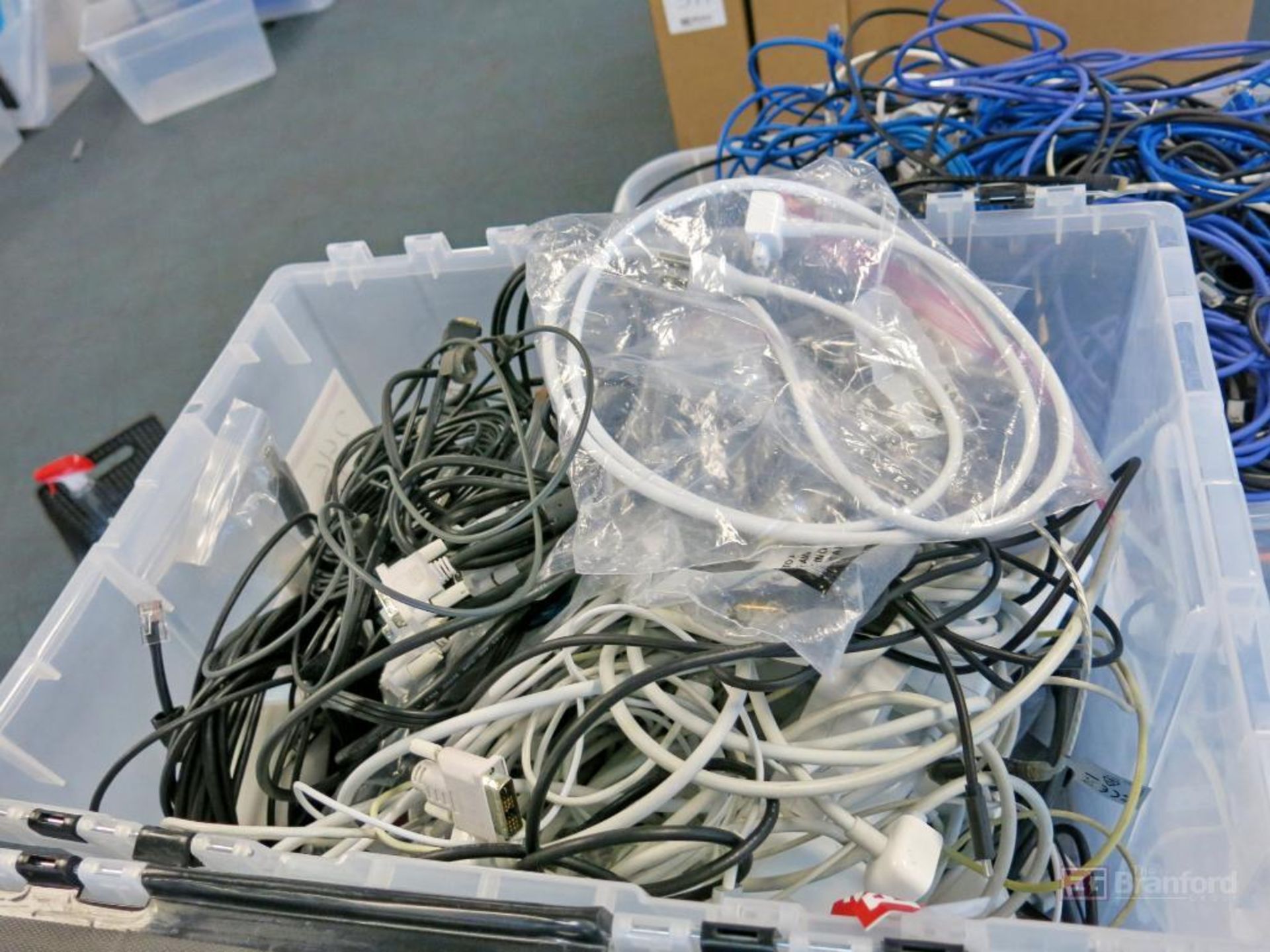 Large Lot of Cables - Image 5 of 6