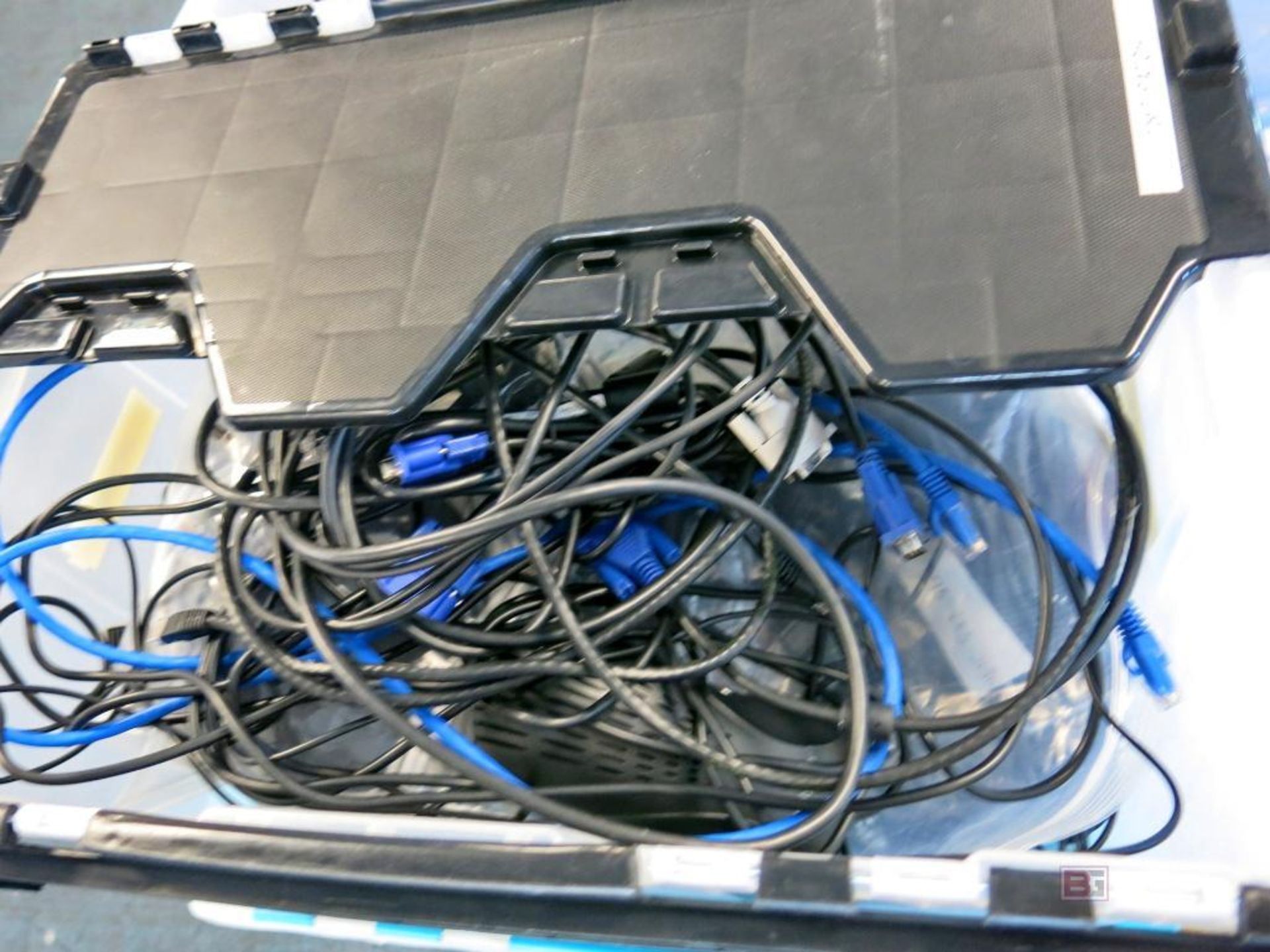 Large Lot of Cables - Image 4 of 6