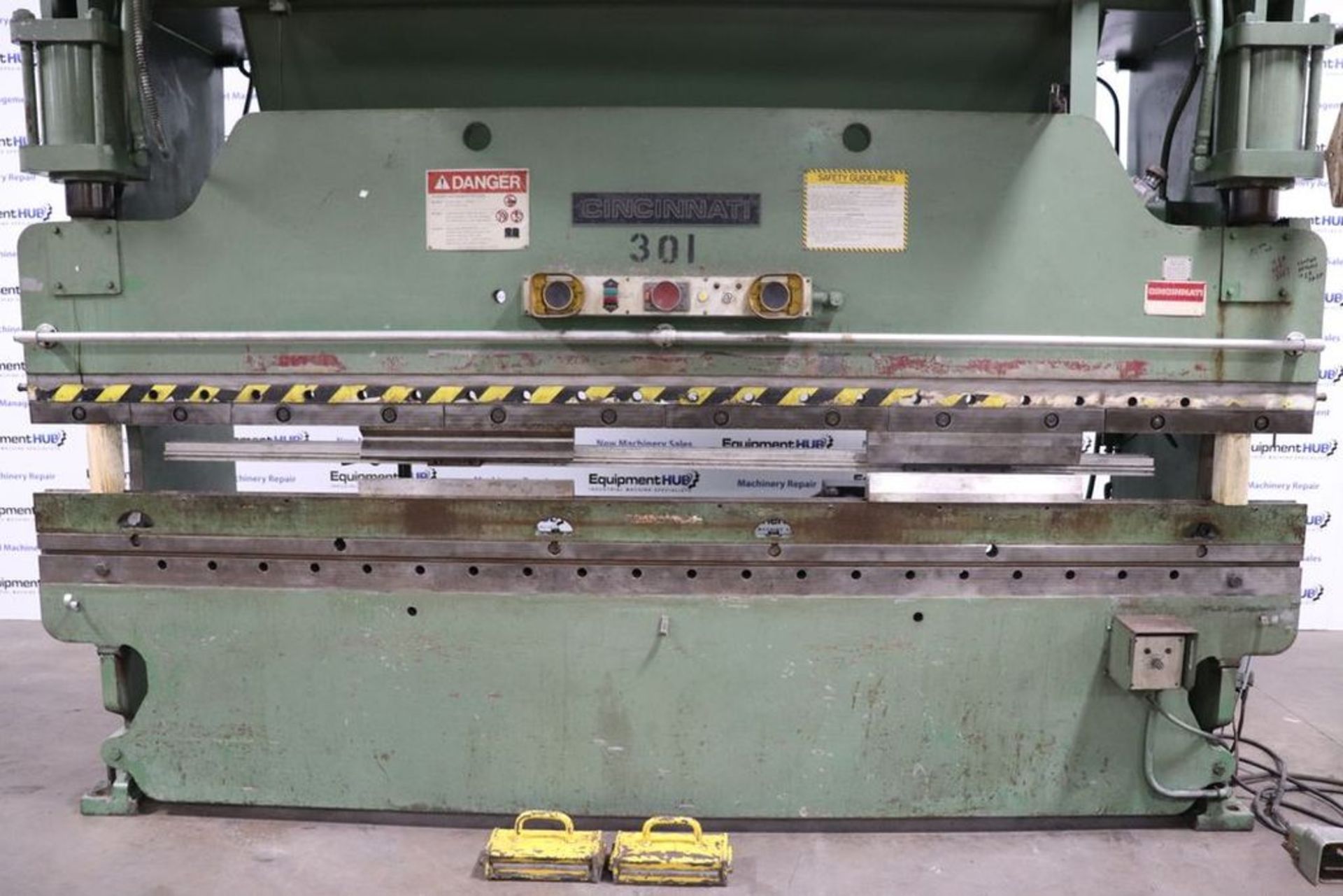 Cincinnati 90 CB-10 12′ x 90 Ton CNC Hydraulic Press Brake - Image 4 of 16