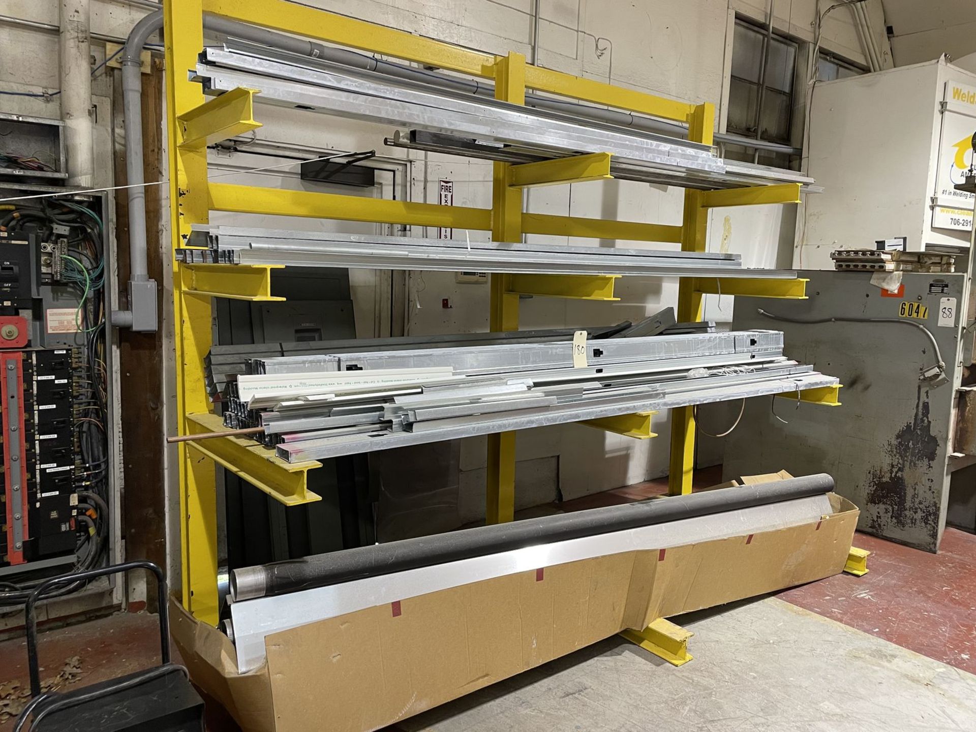 Cantilever Racking with Metal Contents