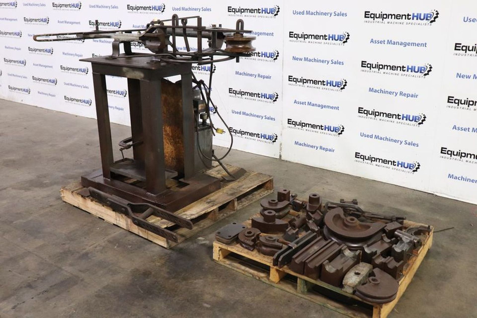 Hossfeld No. 2 Hydraulic Universal Iron Tube Pipe Bender w/ Tooling - Image 2 of 15