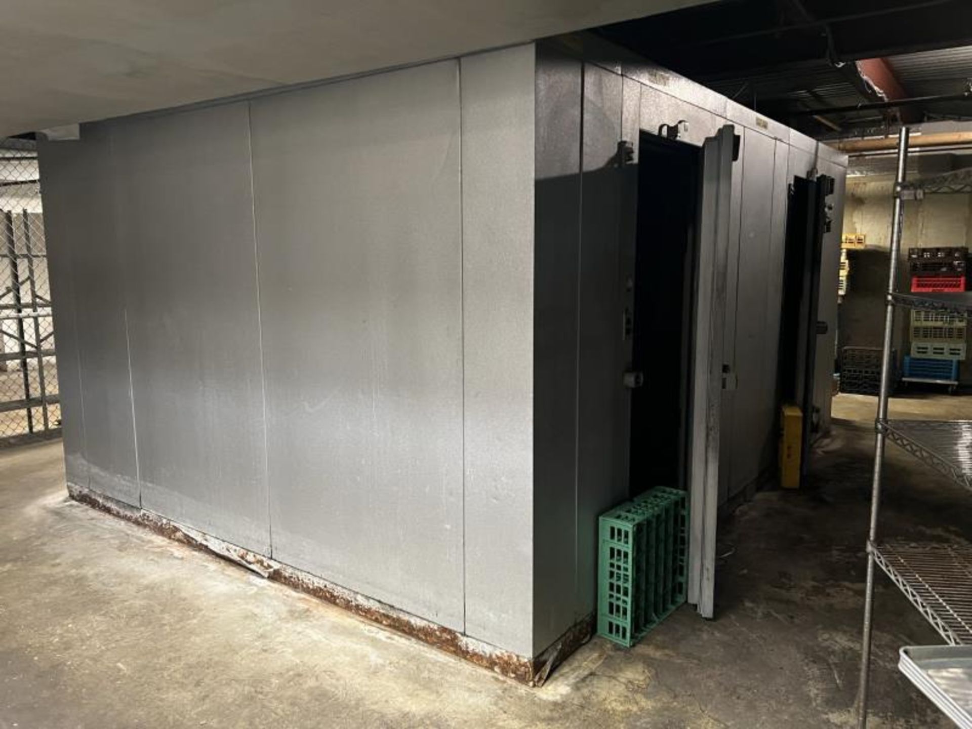 Kolpak Walk-In Fridge/Freezer, Compressor on Ground Behind Unit, 15'6" Long x 140" Deep x 91" Tall - Image 2 of 20