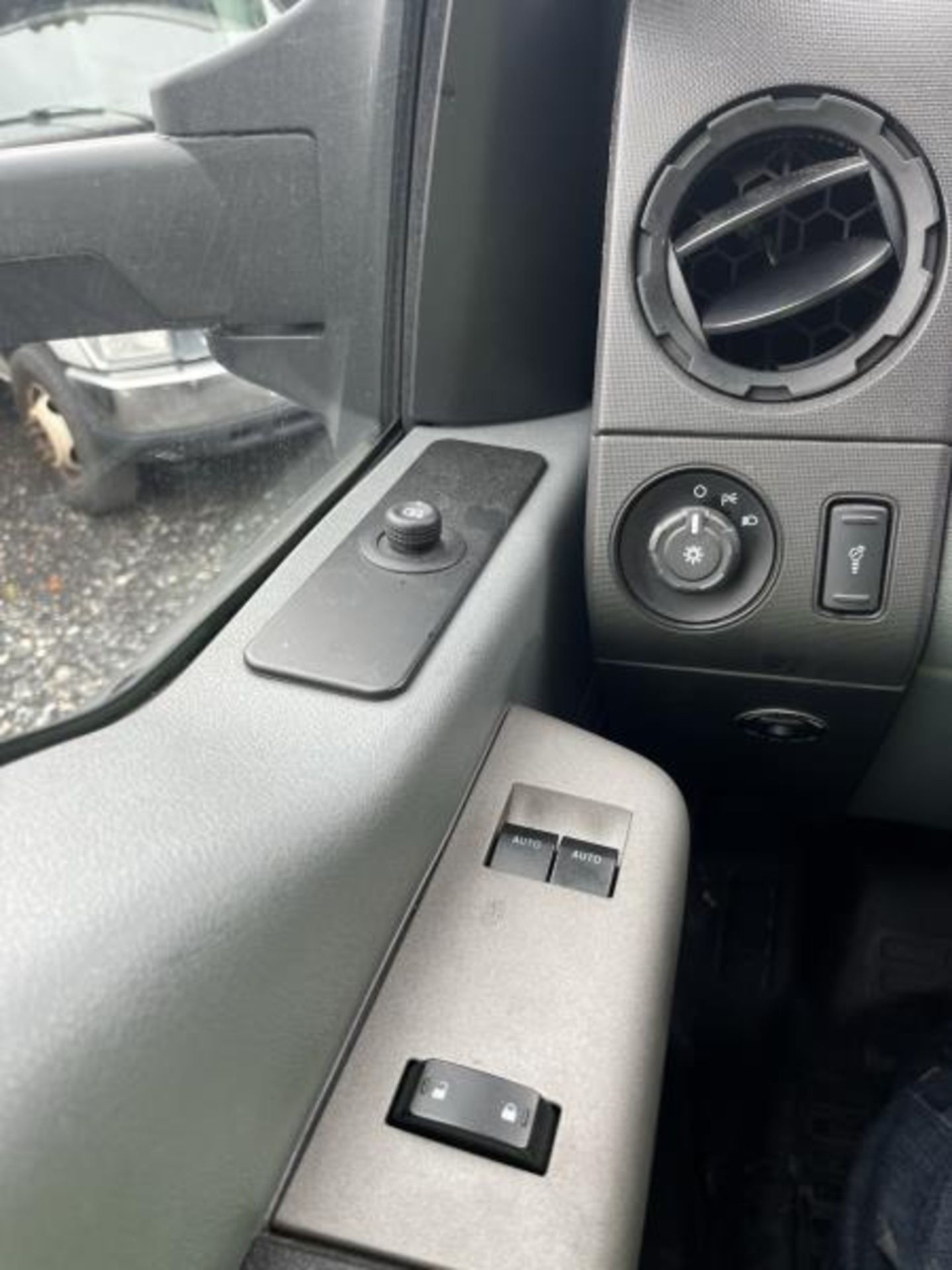 2019 FORD, F650- 24' STRAIGHT BOX - Image 32 of 35