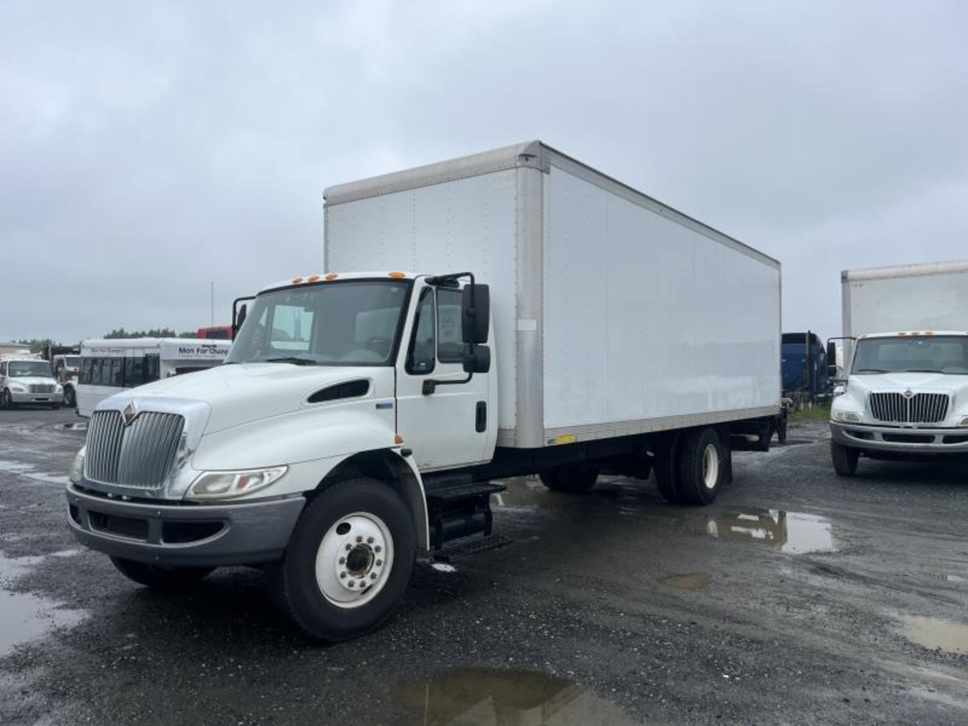 2015 INTERNATIONAL 4300 DURASTAR - 26' STRAIGHT BO - Image 3 of 36