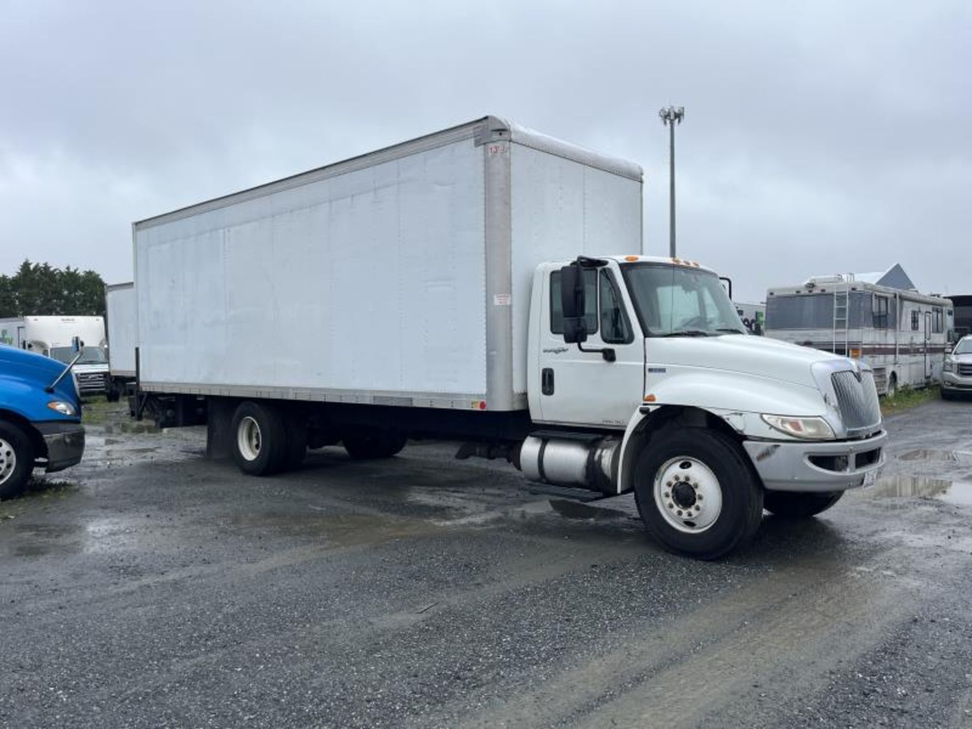 2013 INTERNATIONAL 4300 DURASTAR - 24' STRAIGHT BO