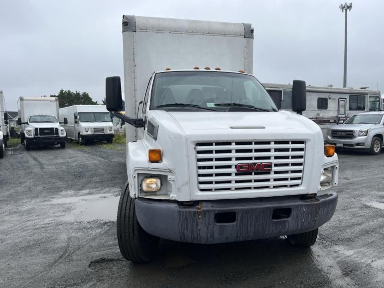 Box Truck Auction Bank Ordered Sale - Seaford - Delware