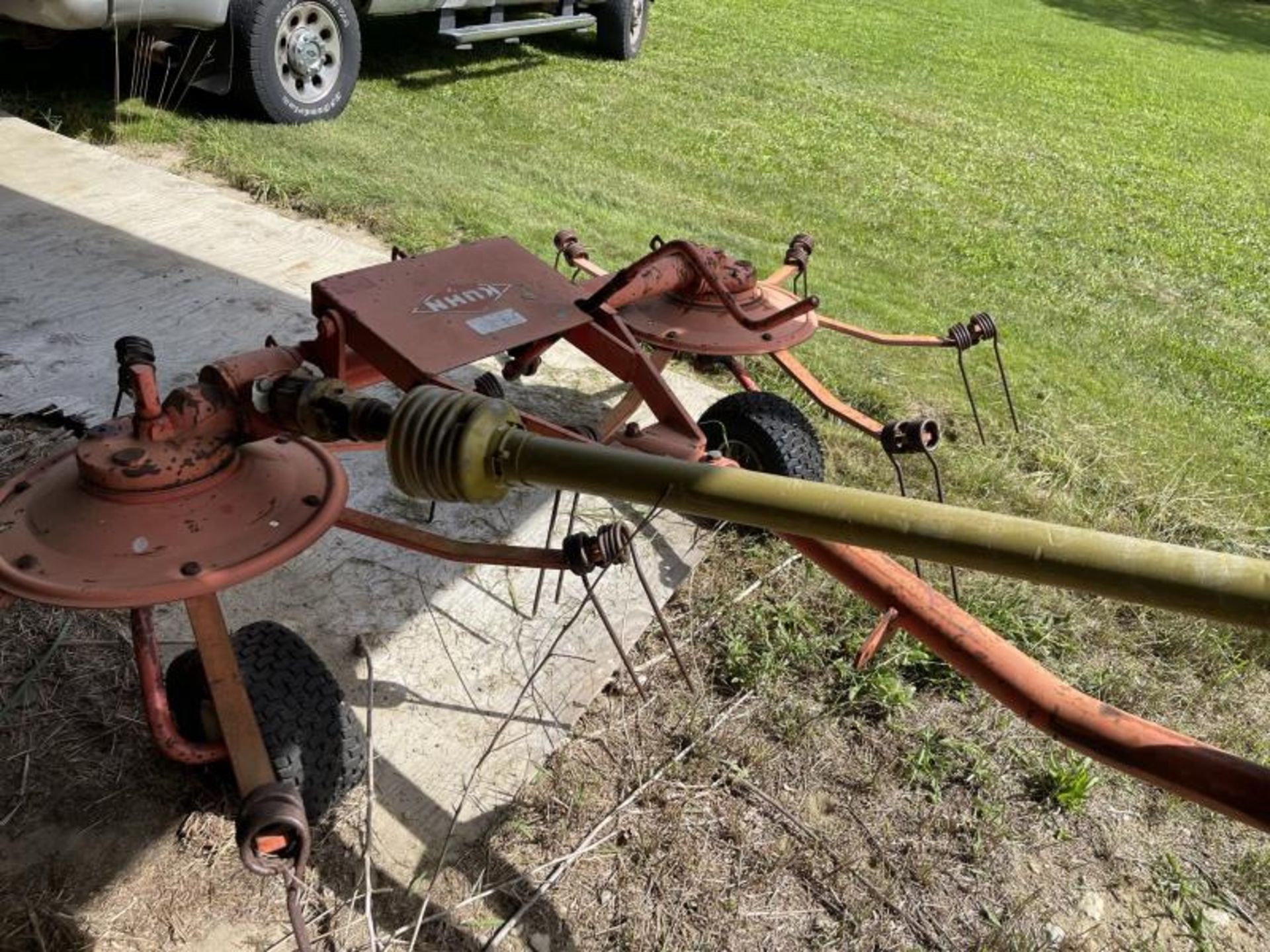 Kuhn Hay Tedder, One Tire Needs TubeKuhn Hay Tedder, One Tire Needs Tube - Image 9 of 15