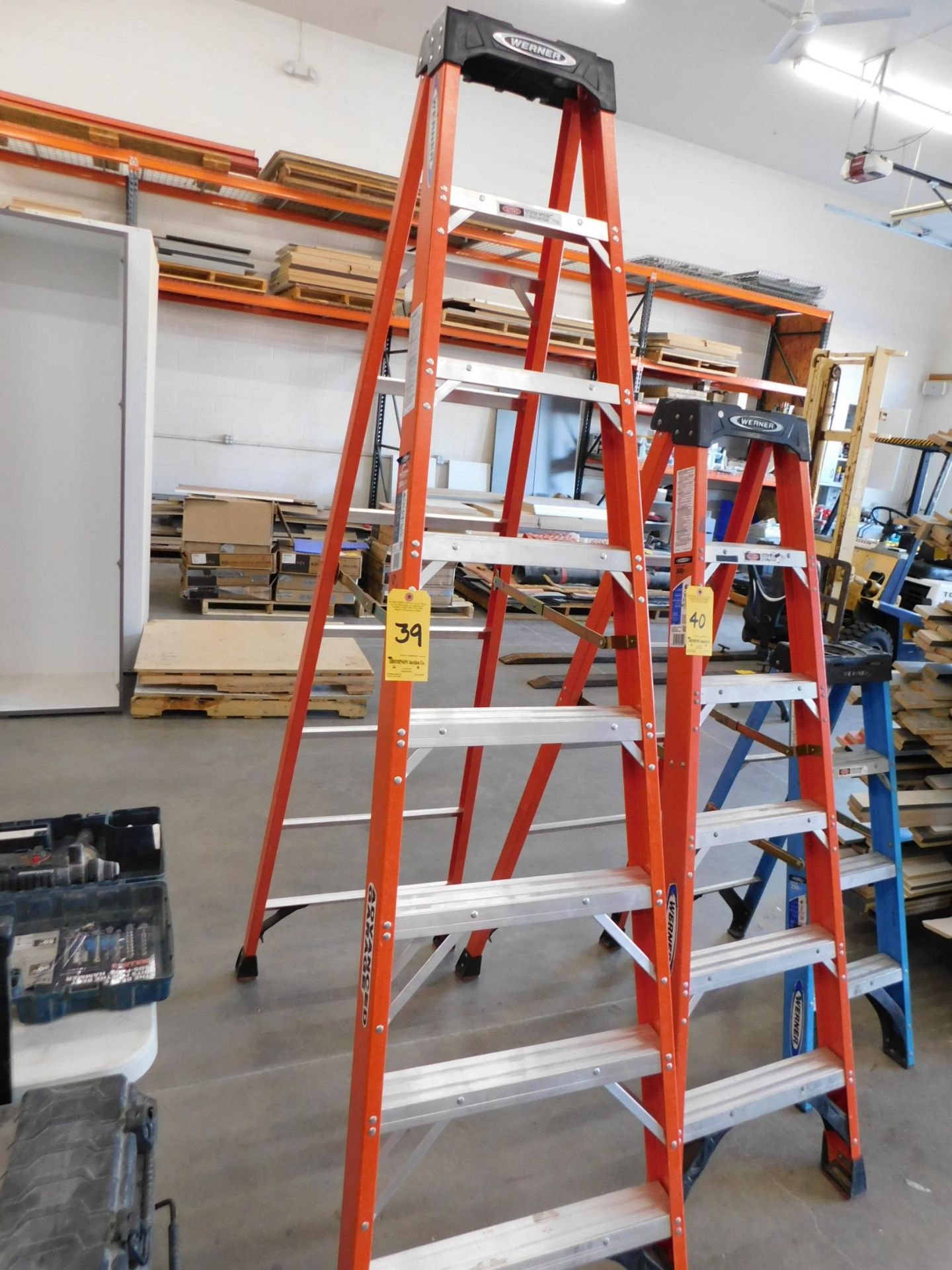 Werner 8' Fiberglass Step Ladder