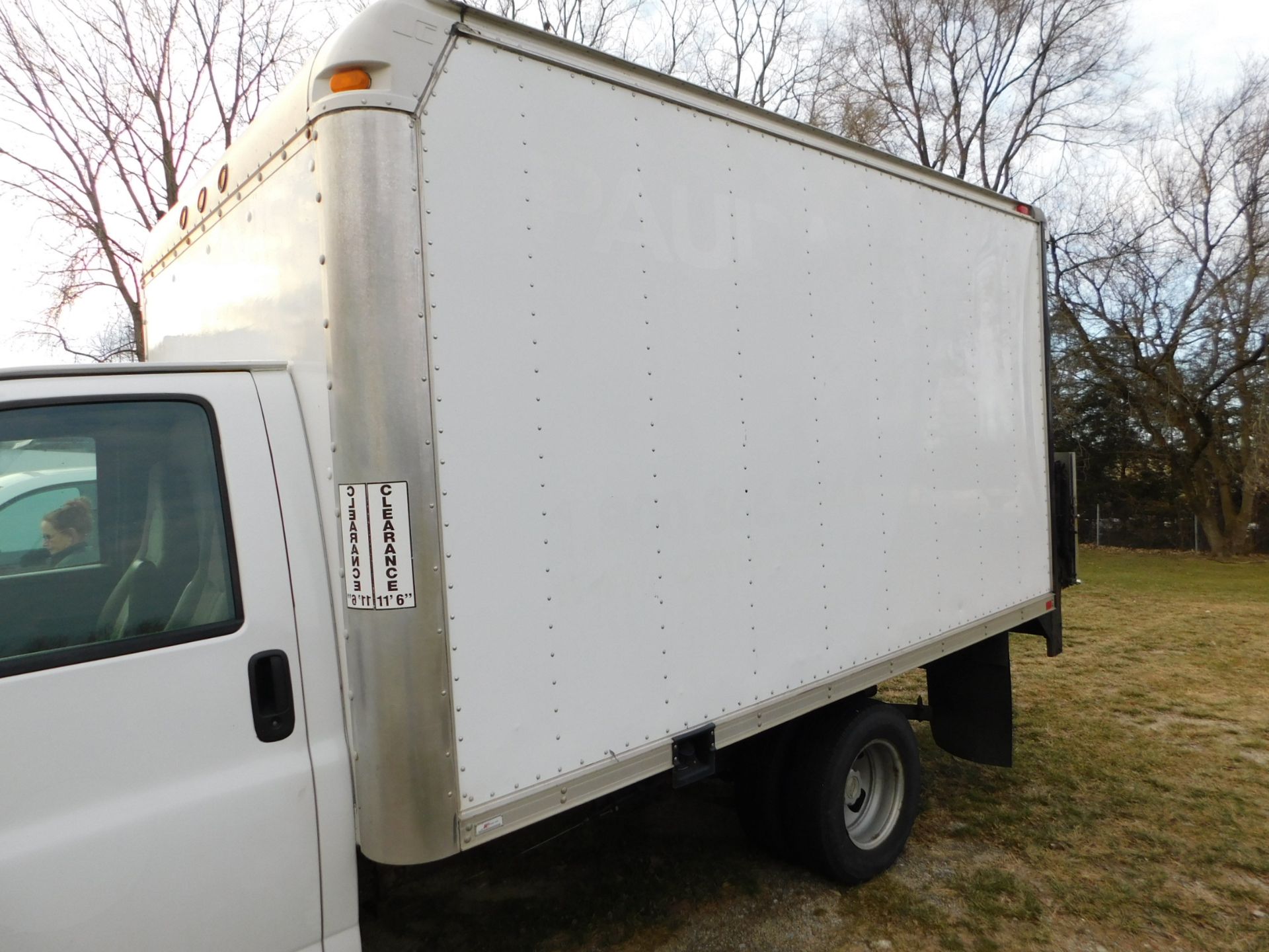 2007 Chevy Box Truck, 12' Box, Lift Gate, 150,626 Miles, VIN 1GBJG31C181134052 - Image 3 of 12