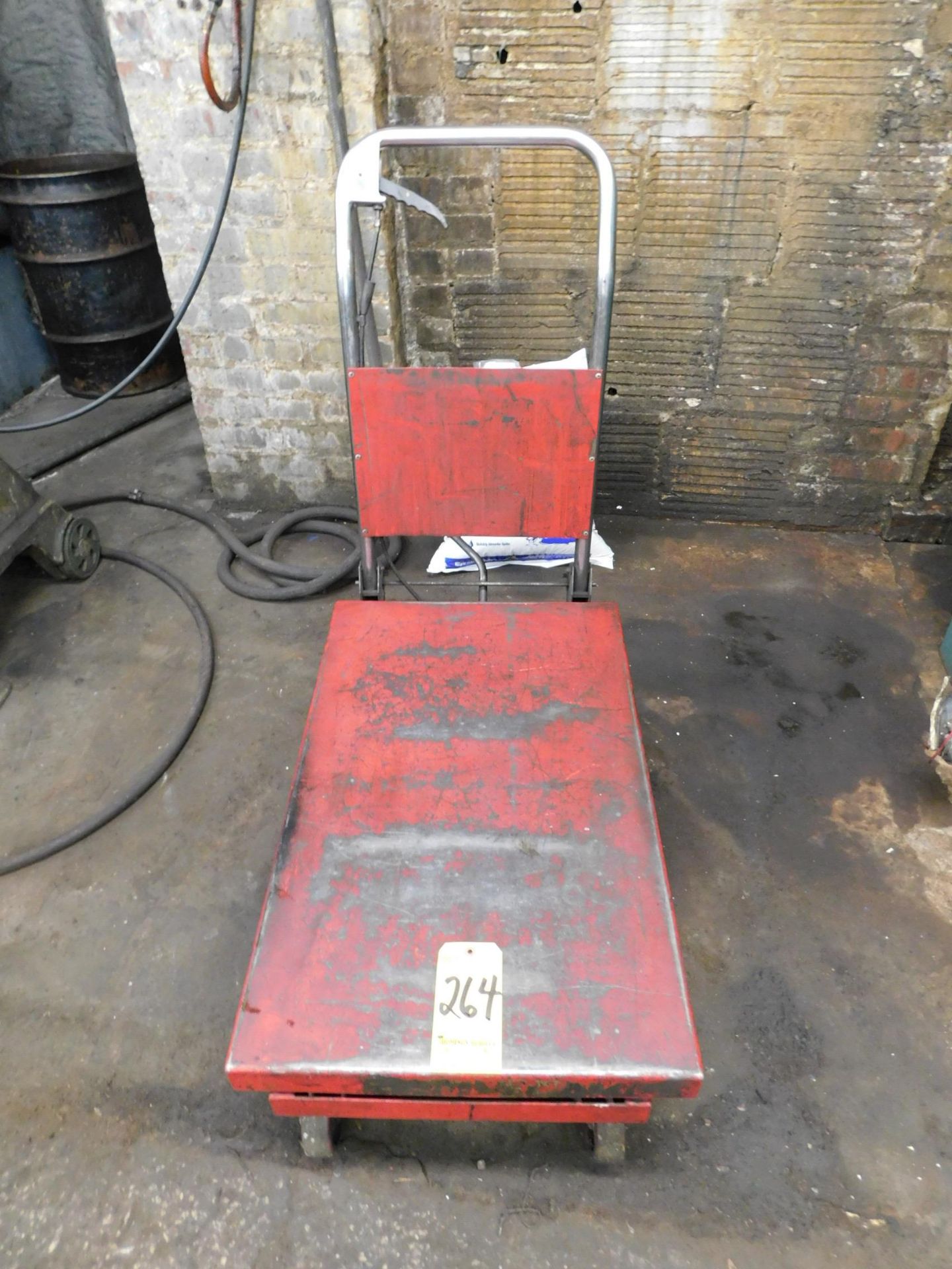 American Forge and Foundry Scissor Lift Cart, 1,100 Lb. Cap., 19 1/2" X 32" Platform Size