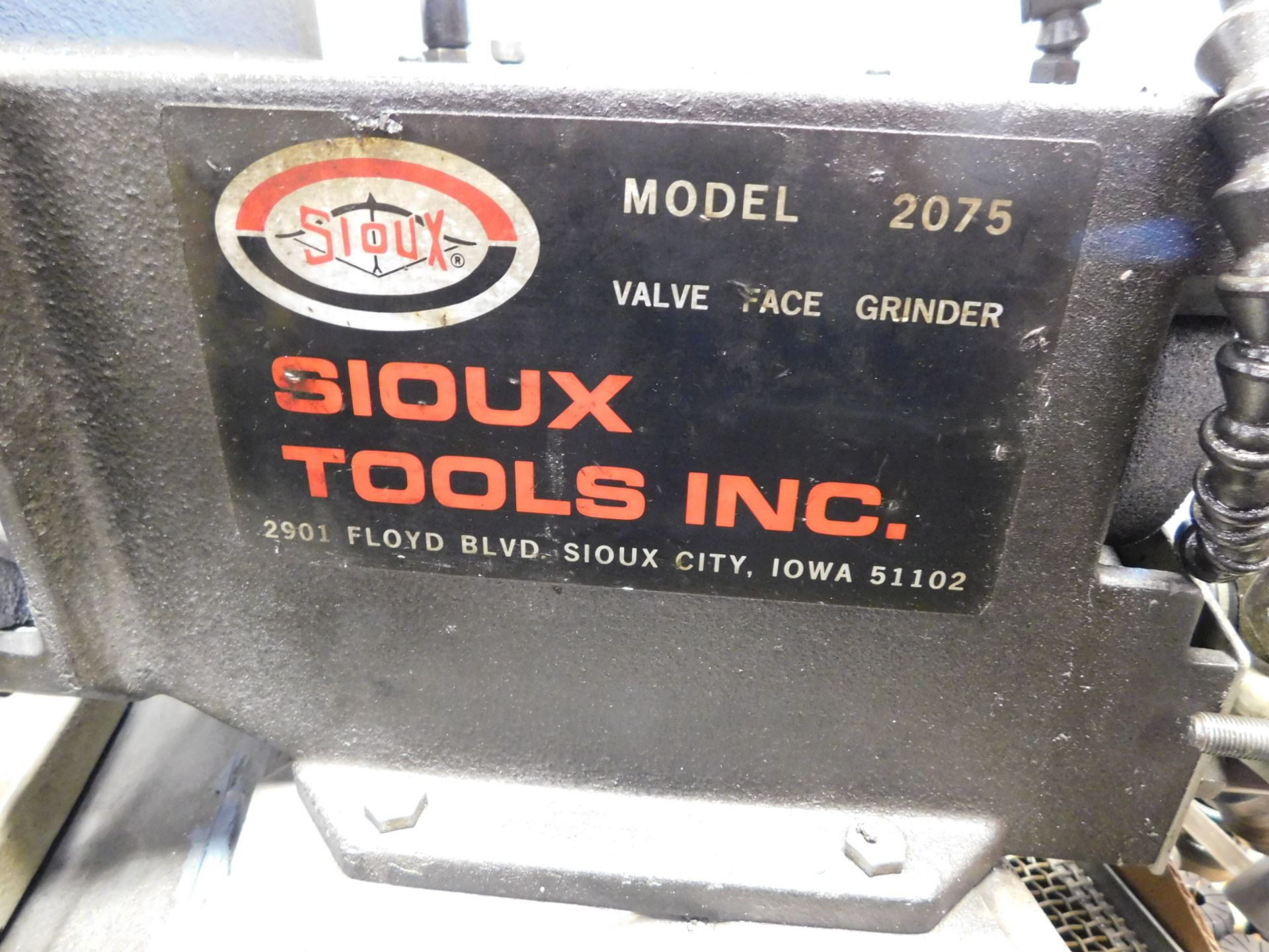 Sioux Model 2075SM Valve Face Grinder, s/n 0030852, 110/1/60 AC, Loading Fee $50.00 - Image 3 of 7