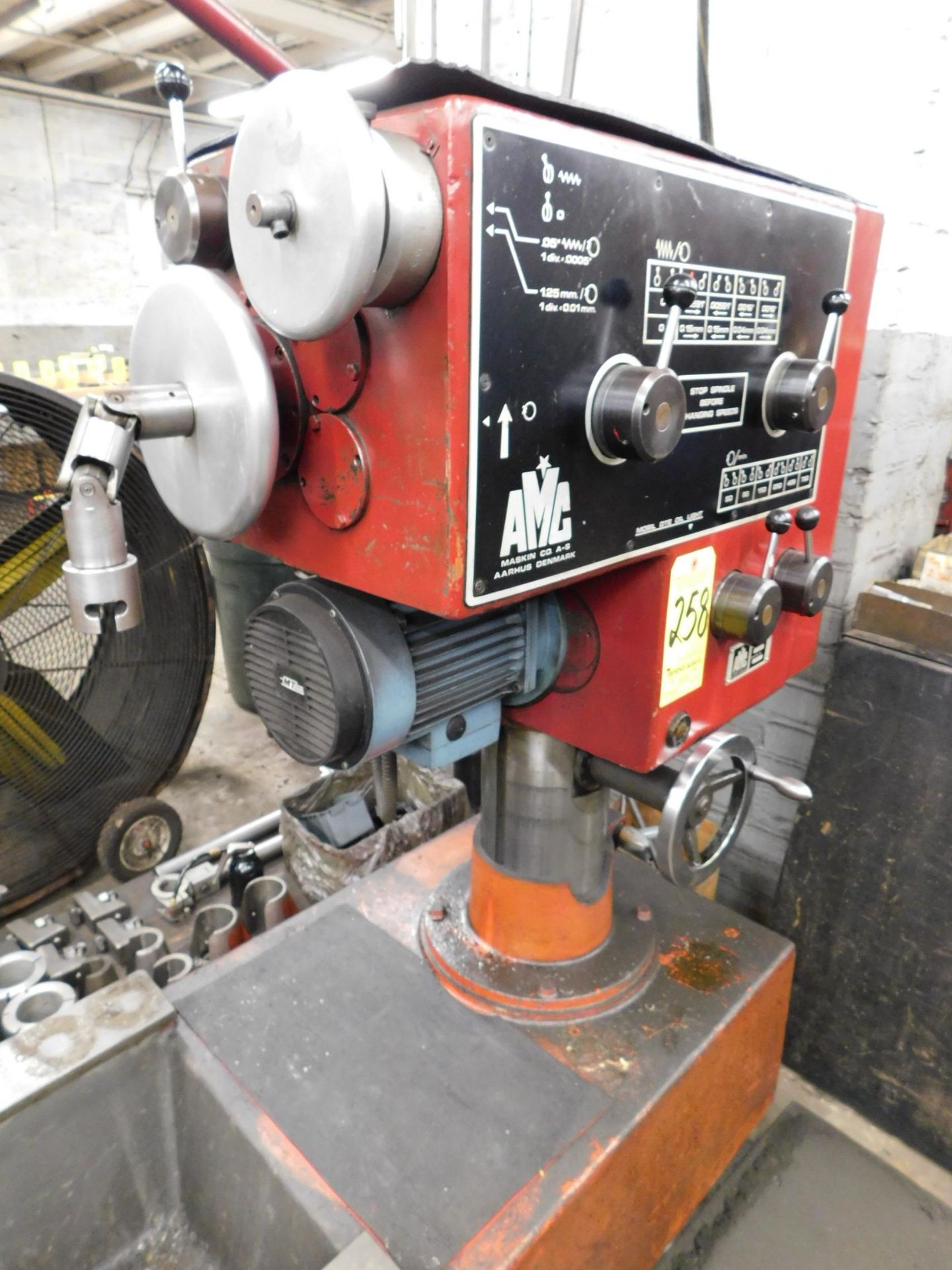 AMC Model L2500 Line Boring Machine, s/n 507, Maximum Block Length 104”, Spindle Speeds 50, 85, 150, - Image 3 of 12