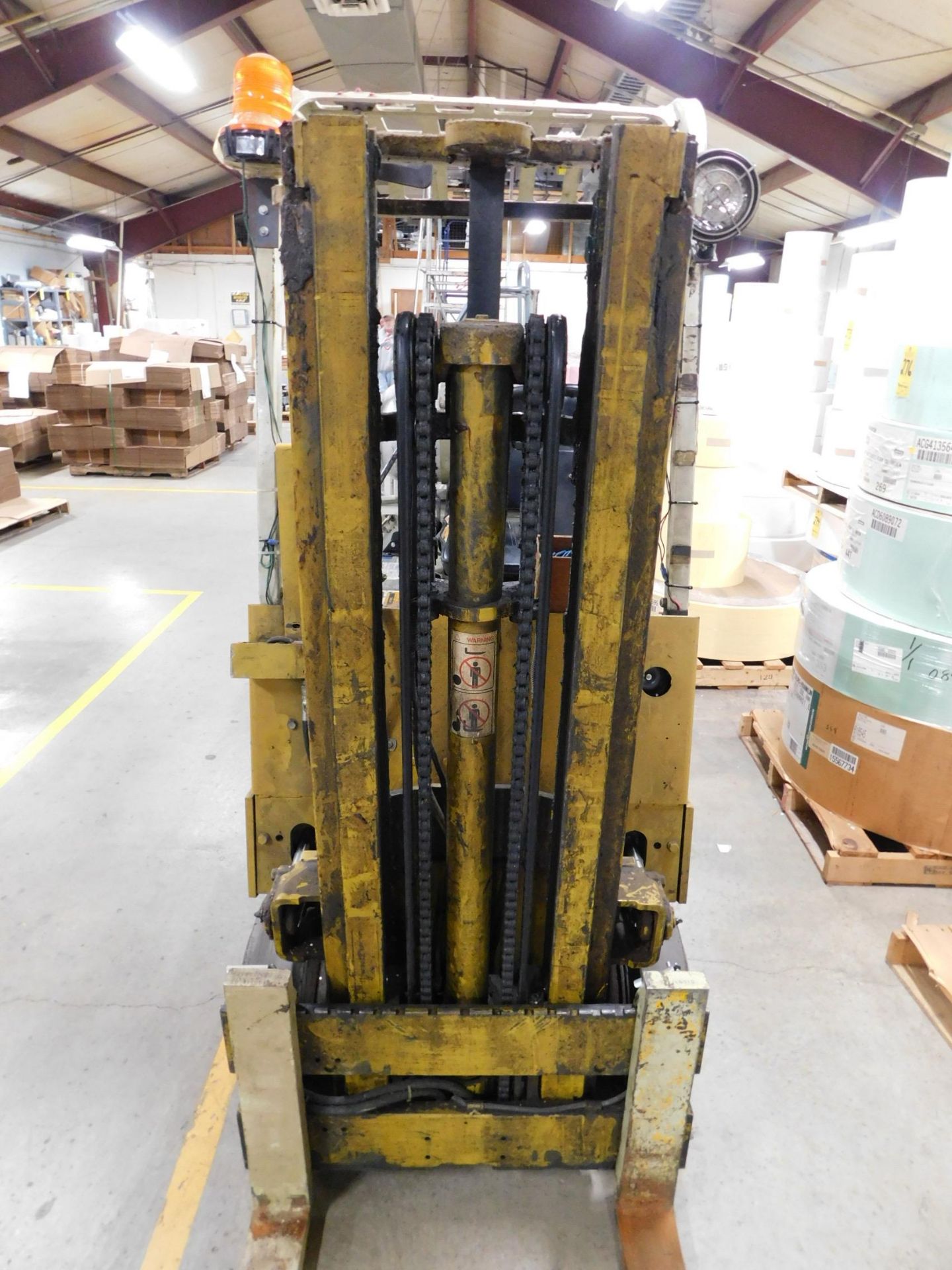 Yale Model GLC025UA5071 Fork Lift, s/n P380451, LP, Hard Tire, 2-Stage Mast, Auxiliary Hook Up for - Image 9 of 19