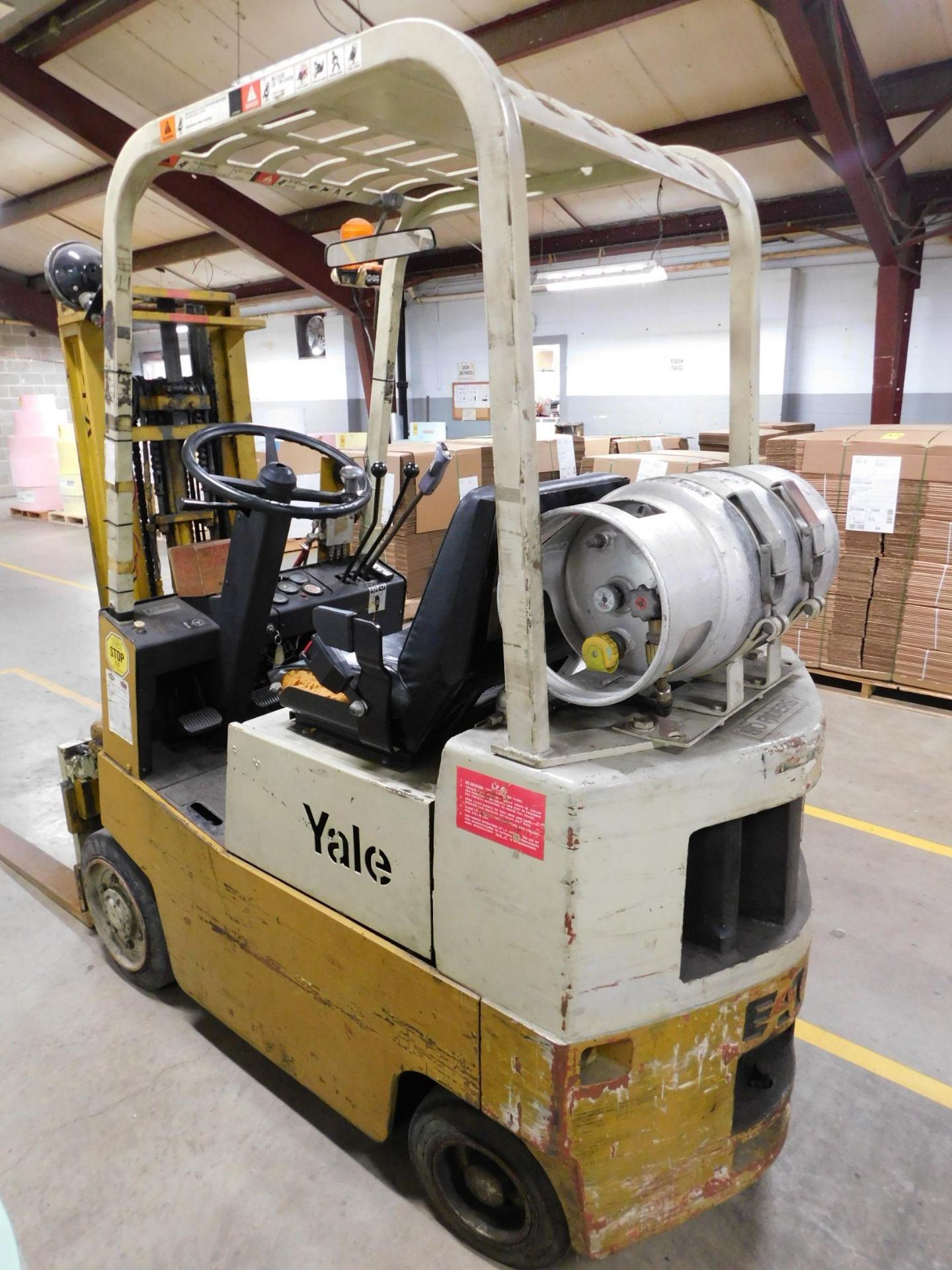 Yale Model GLC025UA5071 Fork Lift, s/n P380451, LP, Hard Tire, 2-Stage Mast, Auxiliary Hook Up for - Image 4 of 19