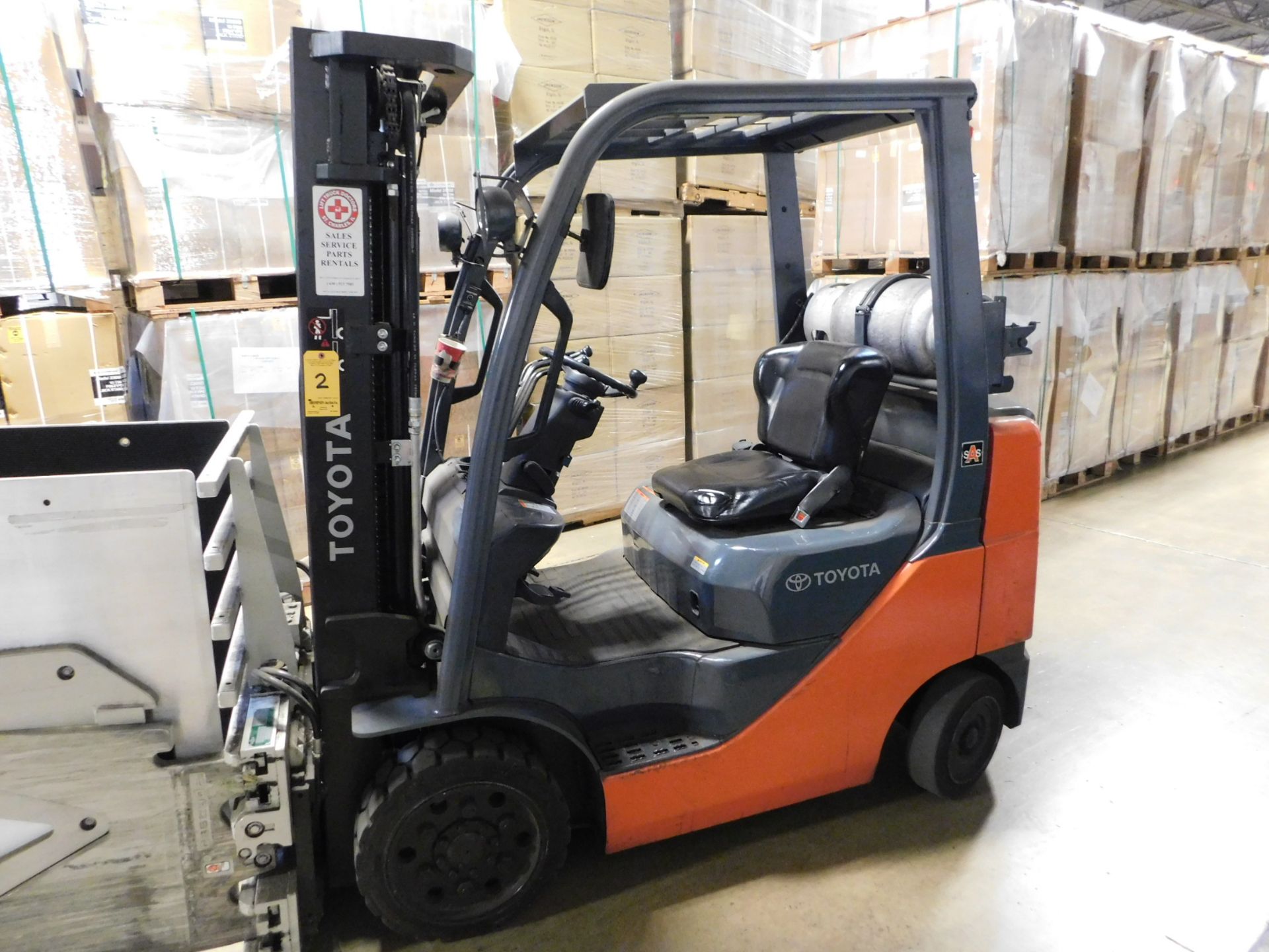 2010 Toyota Forklift, Model 8FGCU25, s/n 27407, 7,257 hrs., with Cascade Model R35D-CCS Clamp, 3,500 - Image 2 of 16