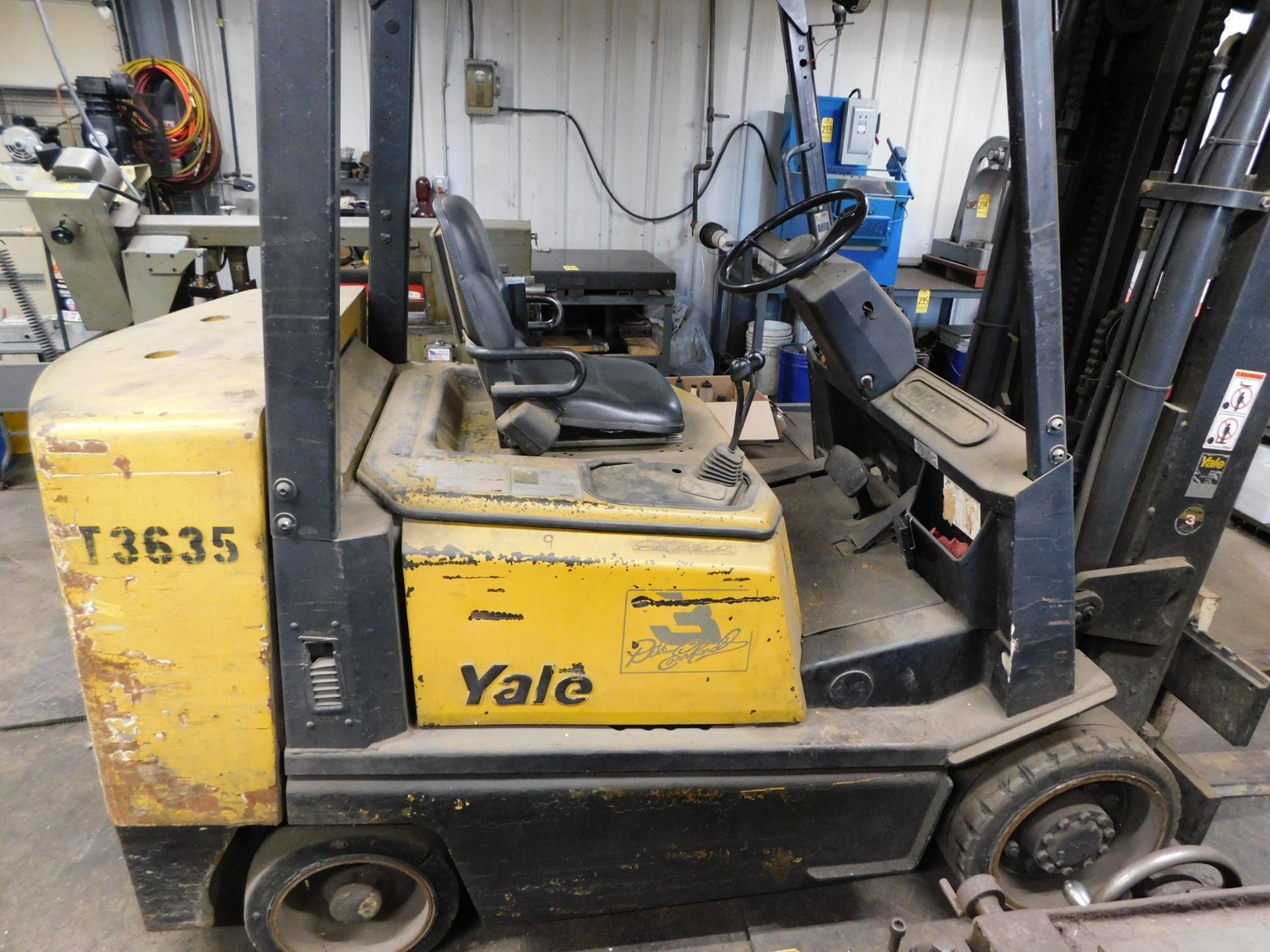 Yale 8000lb Cap. Forklift, Gasoline, 3 Stage mast, 60" Forks, Hard Tire, 5440 hours, Model - Image 4 of 20