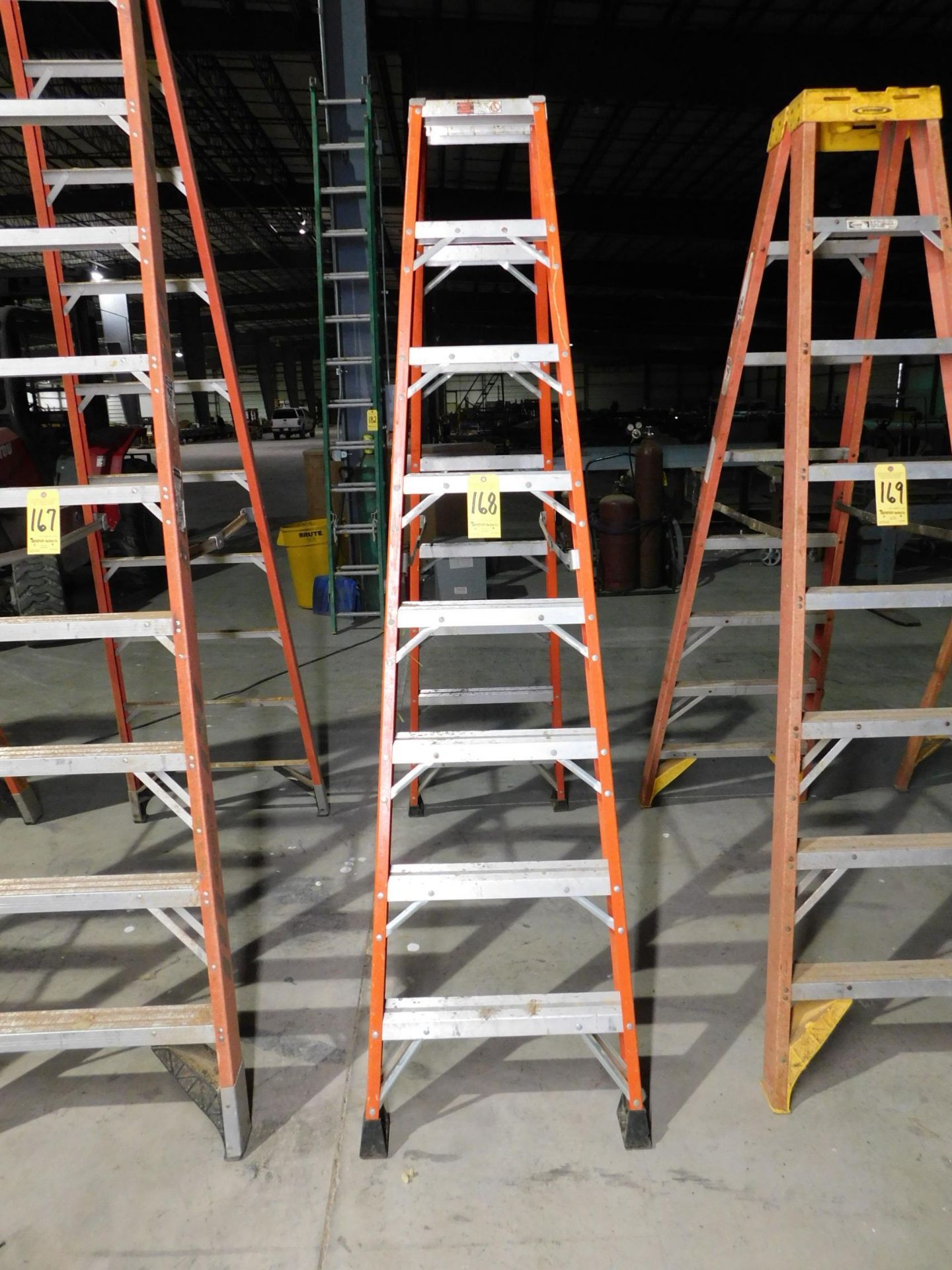 Louisville 8' Fiberglass Step Ladder