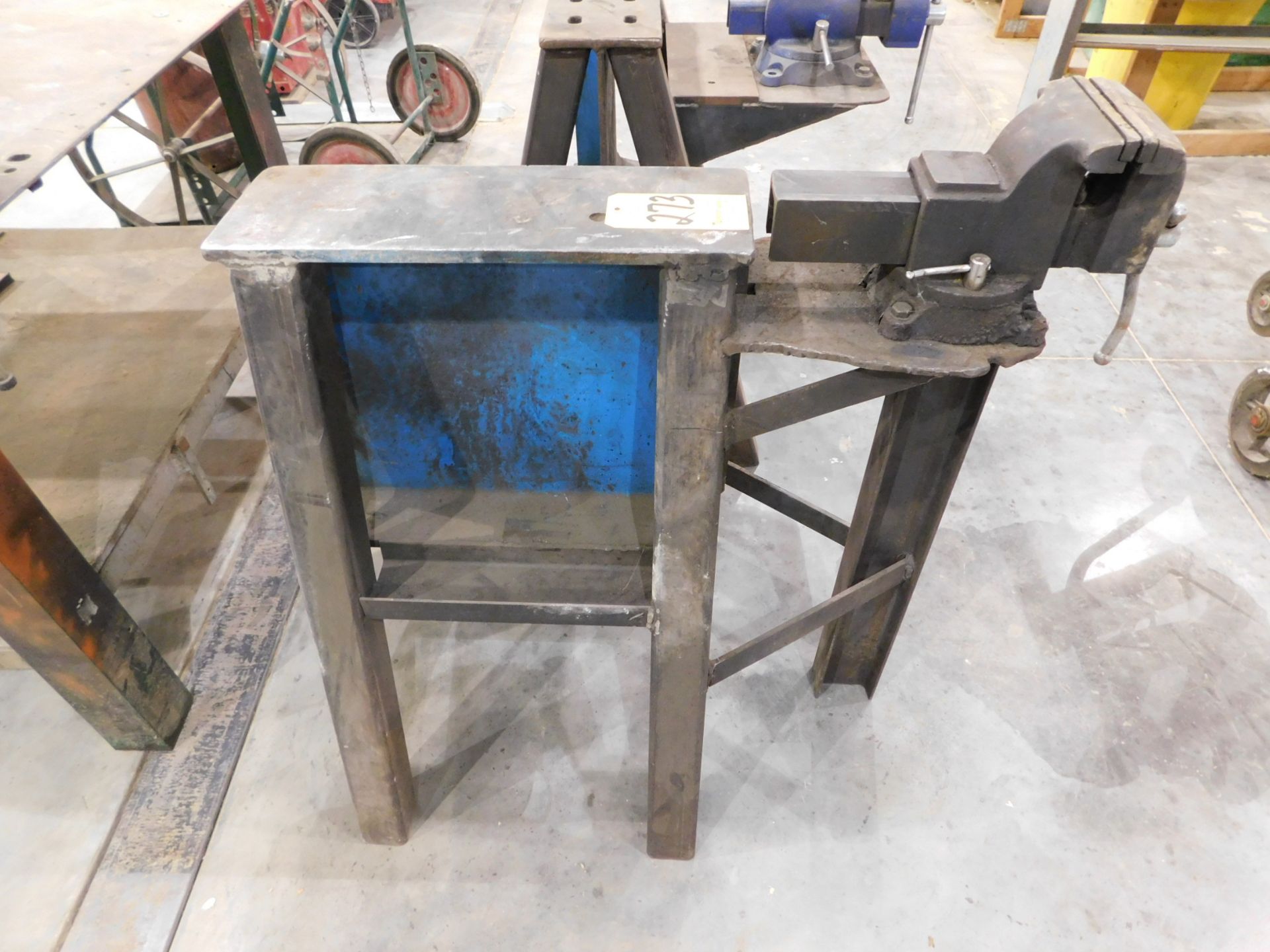 6" Pedestal Mounted Bench Vise