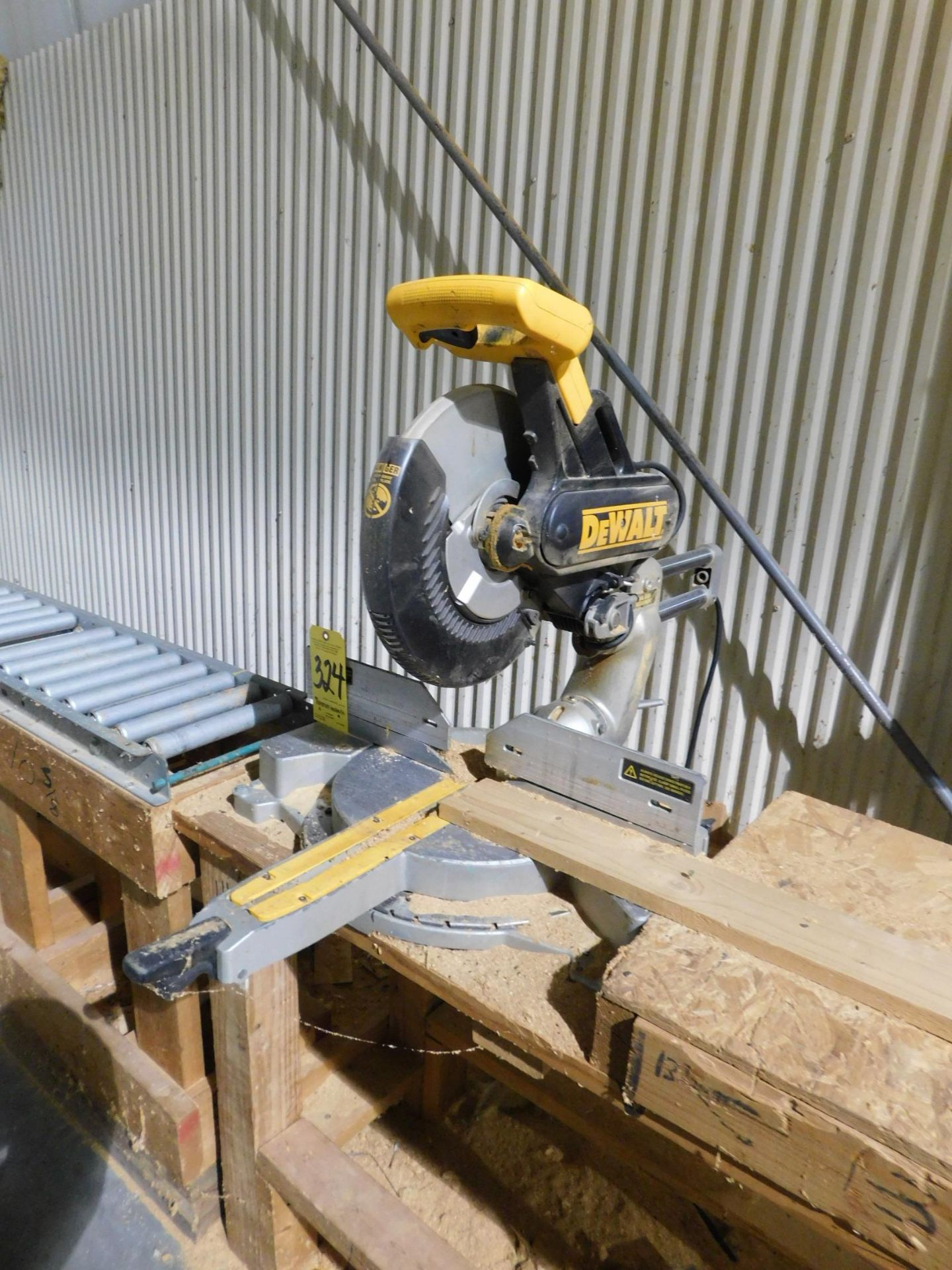 Dewalt DW708, 12" Sliding Compound Miter Saw, with Table and Infeed Conveyor