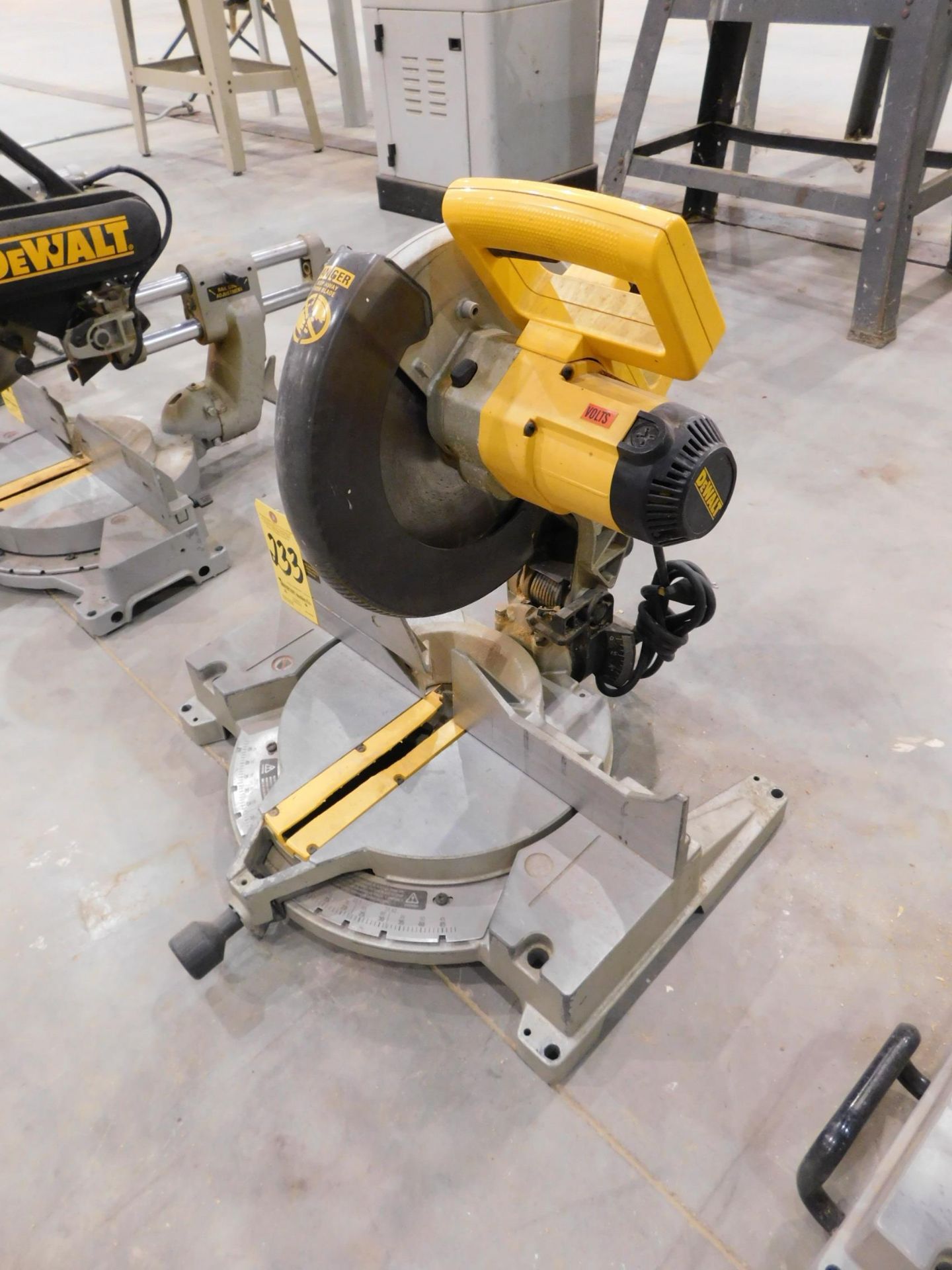 Dewalt DW705, 12" Compound Miter Saw