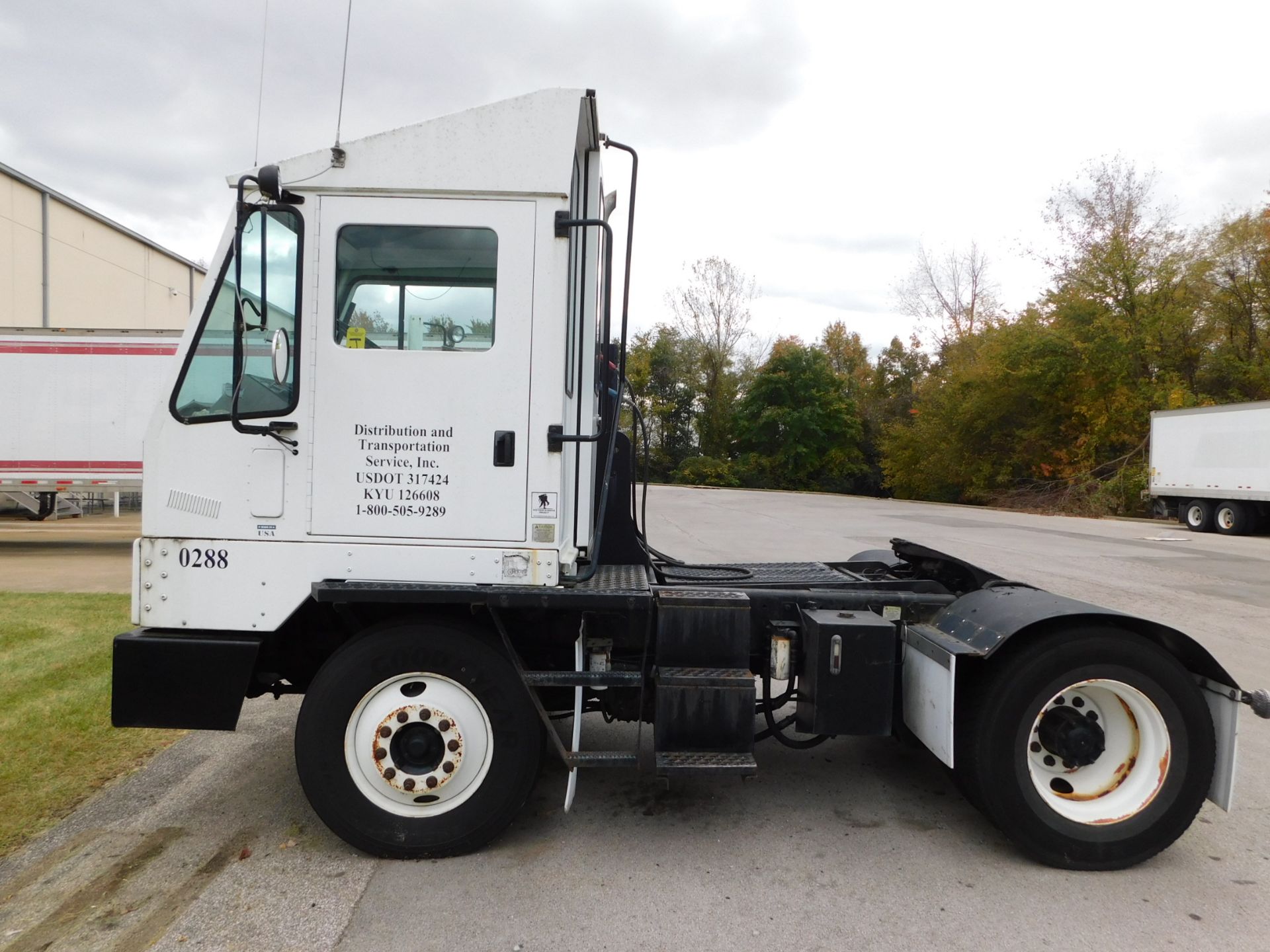 2005 Ottawa Model 30 Yard Tractor, s/n 310288, 43,206 Miles, 22,549 Hours, Cummins Diesel, Unit - Image 2 of 28