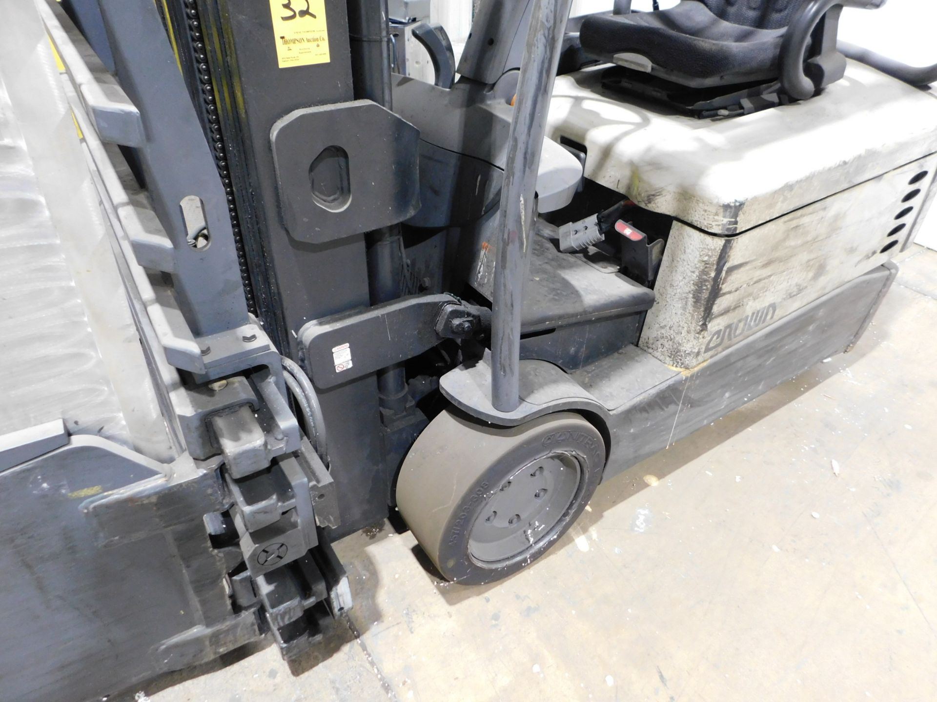 Crown Ride-on Electric Forklift, Model SC4040-40 with Model 35D-CFS-12A Fork Clamp, 3-Stage Mast, - Image 10 of 14