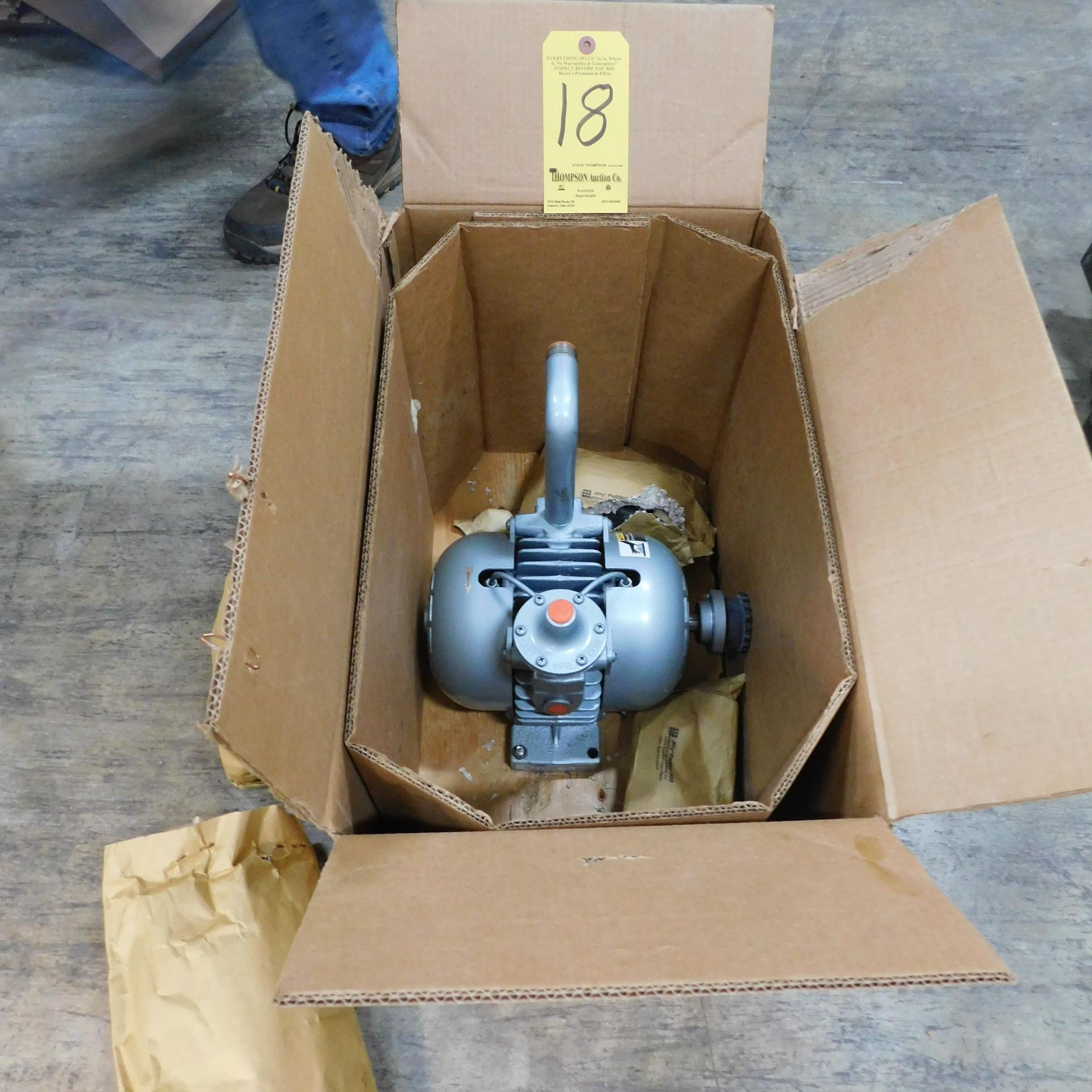Brand New Pump, GAST ROTARY VANE PUMP, MODEL 2565-V2A, 1 1/2HP (NEW)