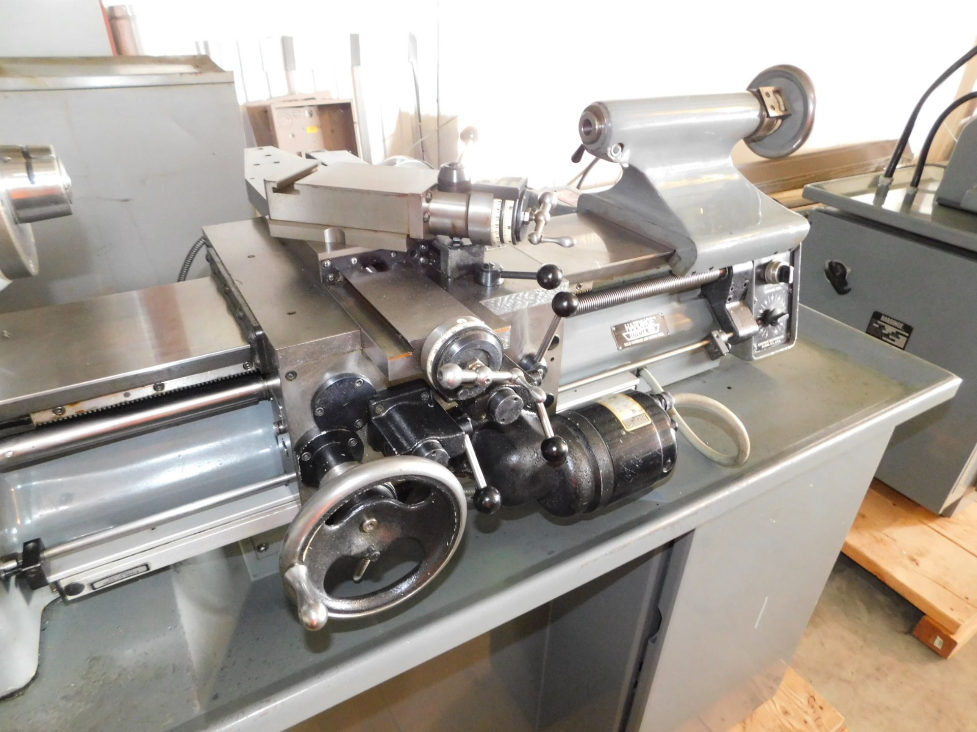 Hardinge HLV-H Precision Tool Room Lathe, s/n HLV-H-211T, 6 3/4" Bed Width, Inch/Metric, Accurite D. - Image 8 of 20