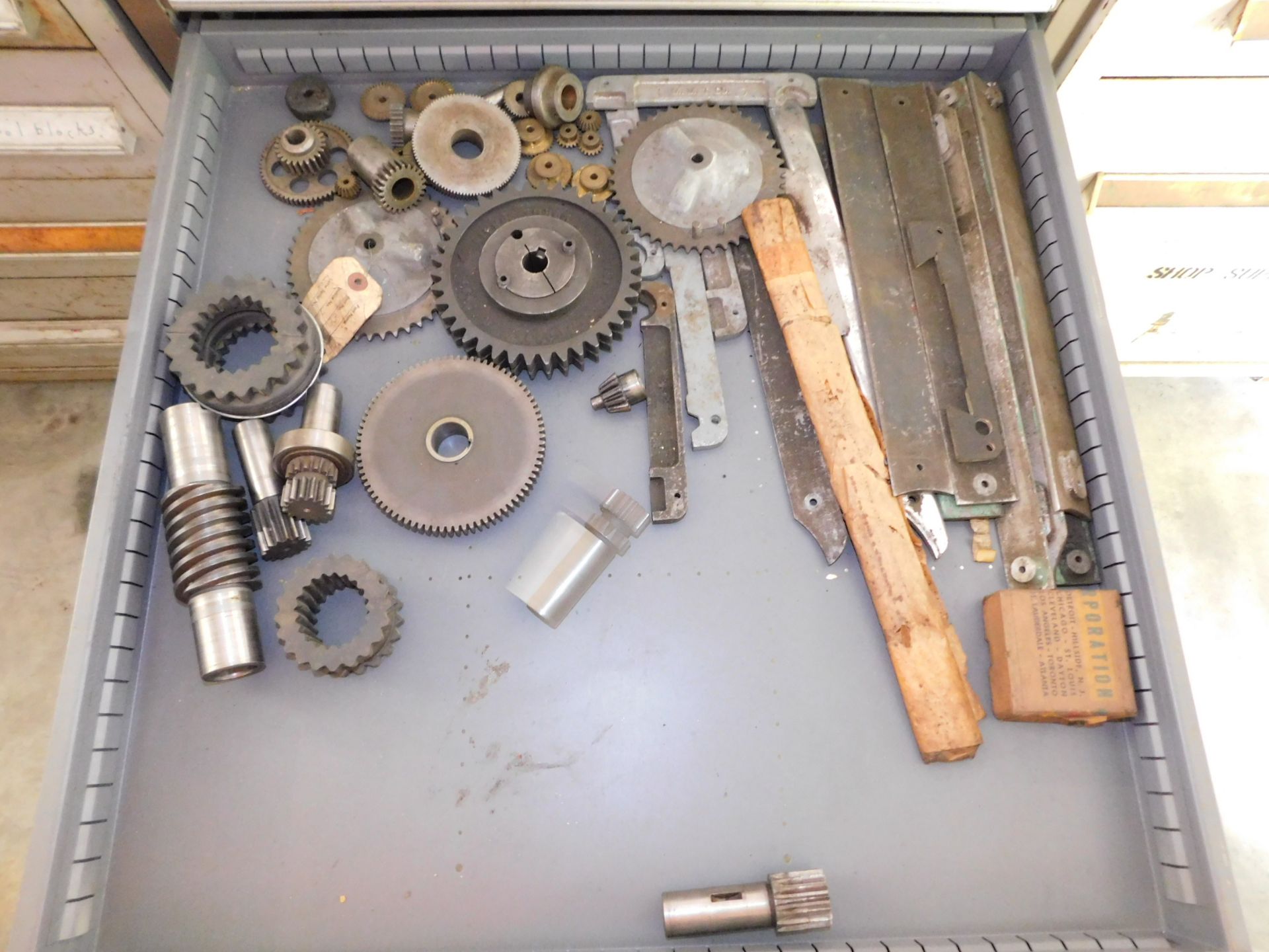 (5) Drawer Vidmar Tool Cabinet with Contents of Hardinge Parts - Image 3 of 5