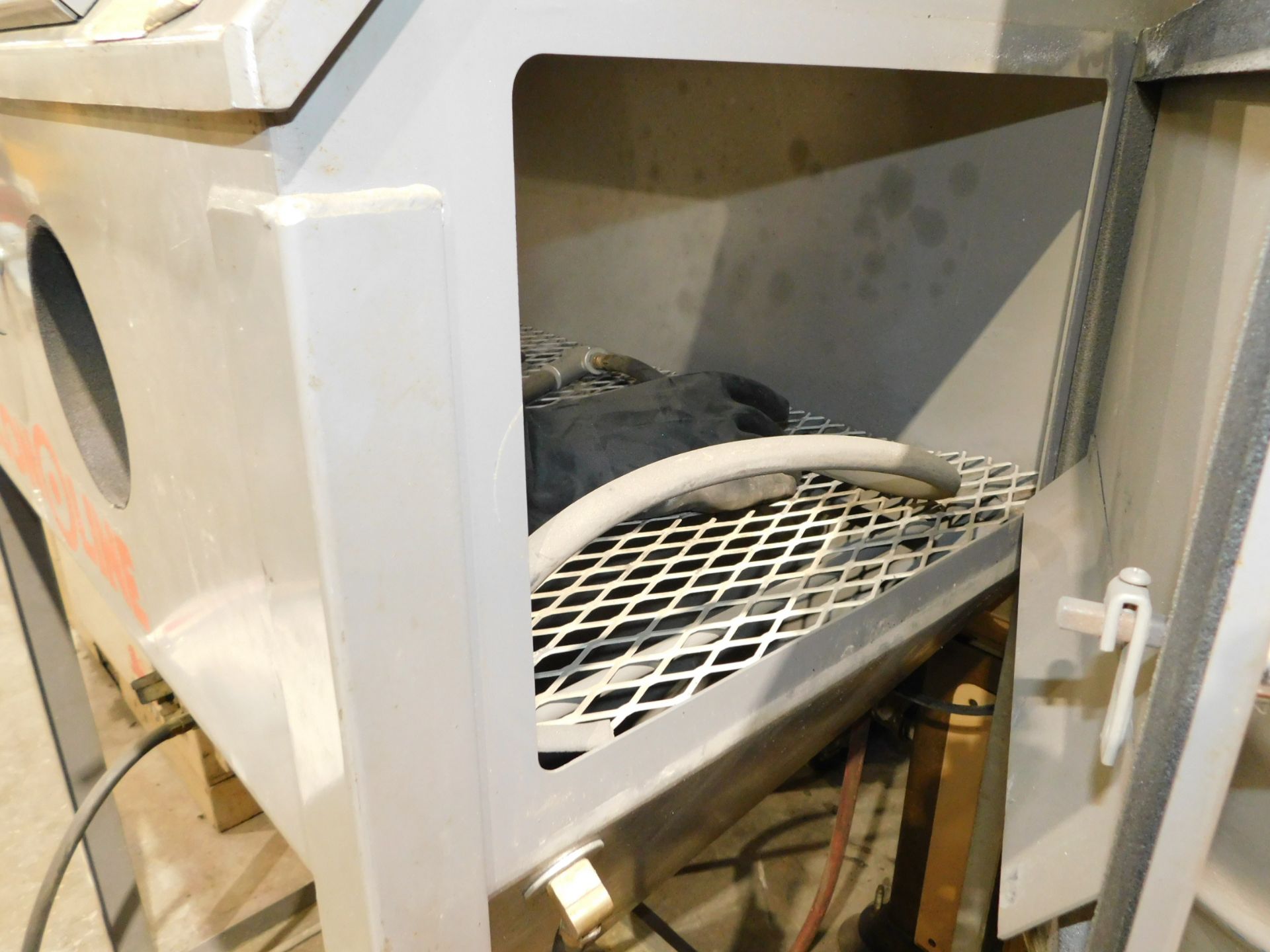 Econoline Dry Blast Cabinet w/Reclaimer, 24"X36" Cabinet , w/ Media - Image 4 of 8