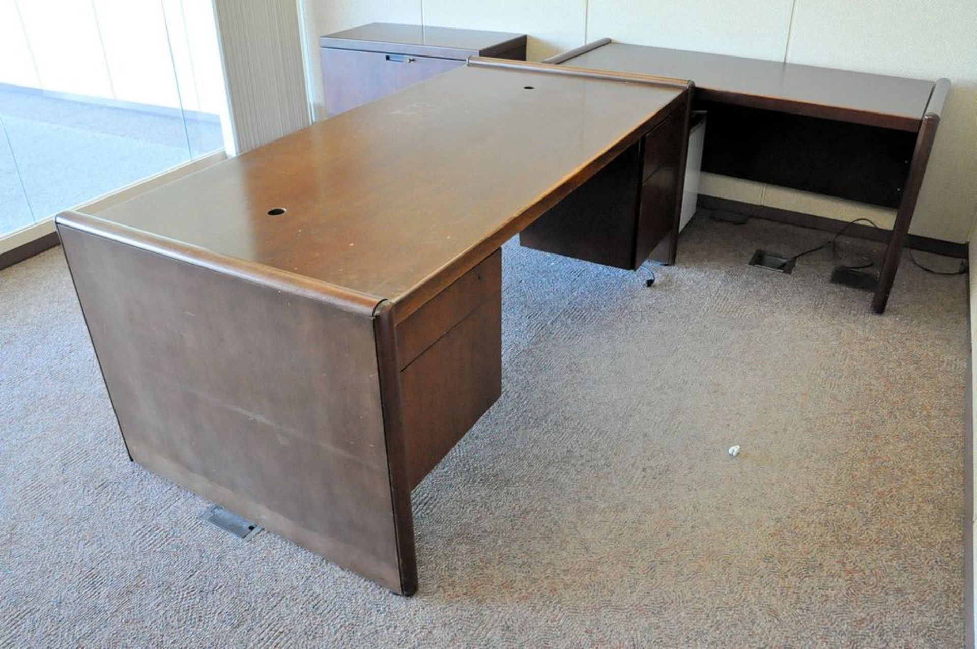 Lot-(1) Desk, (2) Lateral File Cabinets, (1) Table, and (1) 2-Door Storage Cabinet in (1) Office, ( - Image 3 of 4