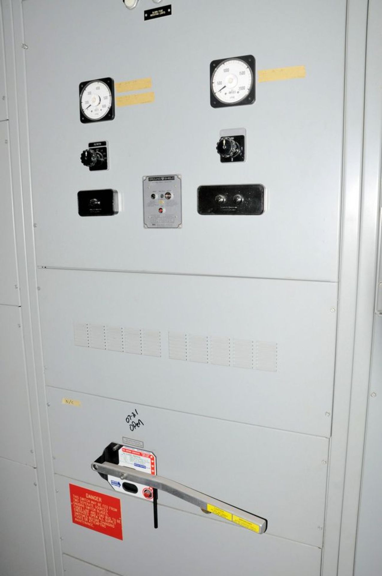 Lot-S&C Electric Cat. No. CD-544632, Metal Enclosed Switchgear, (1983), Westinghouse DT 1002, Type - Image 10 of 17