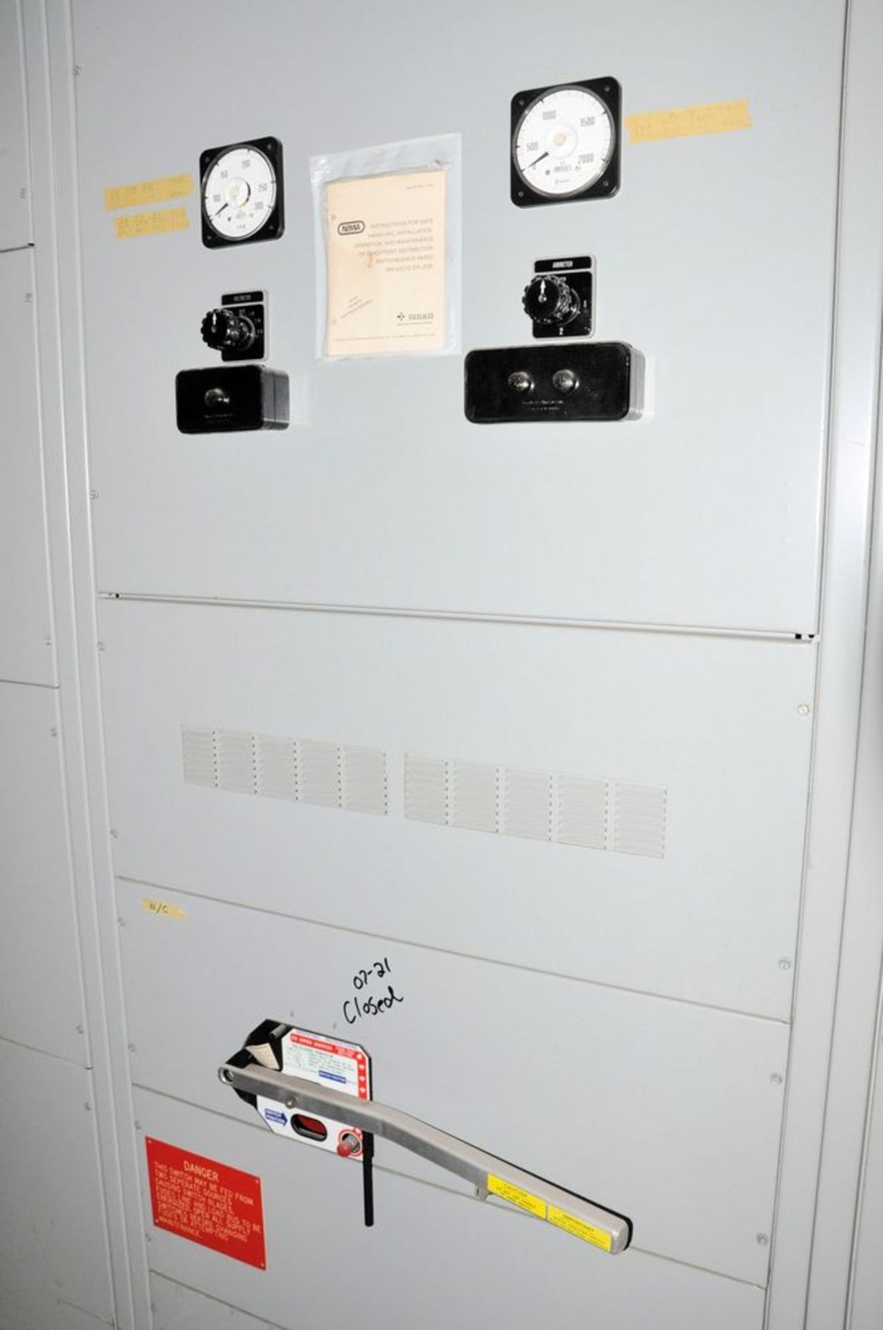 Lot-S&C Electric Cat. No. CD-544432, Metal Enclosed Switchgear, (1983), Westinghouse DT 1001, Type - Image 9 of 17