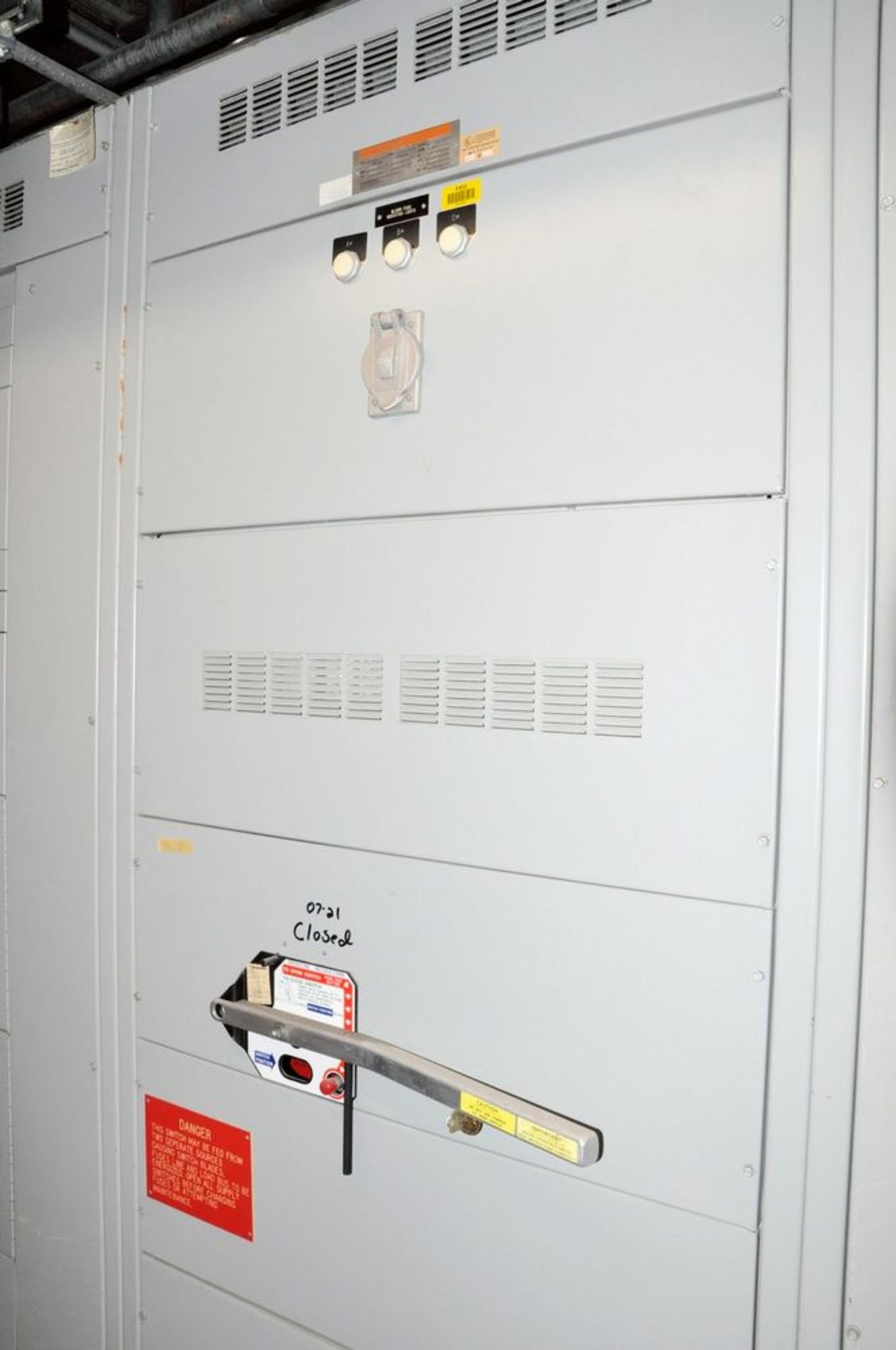 Lot-S&C Electric Cat. No. CD-544432, Metal Enclosed Switchgear, (1983), Westinghouse DT 1001, Type - Image 6 of 17