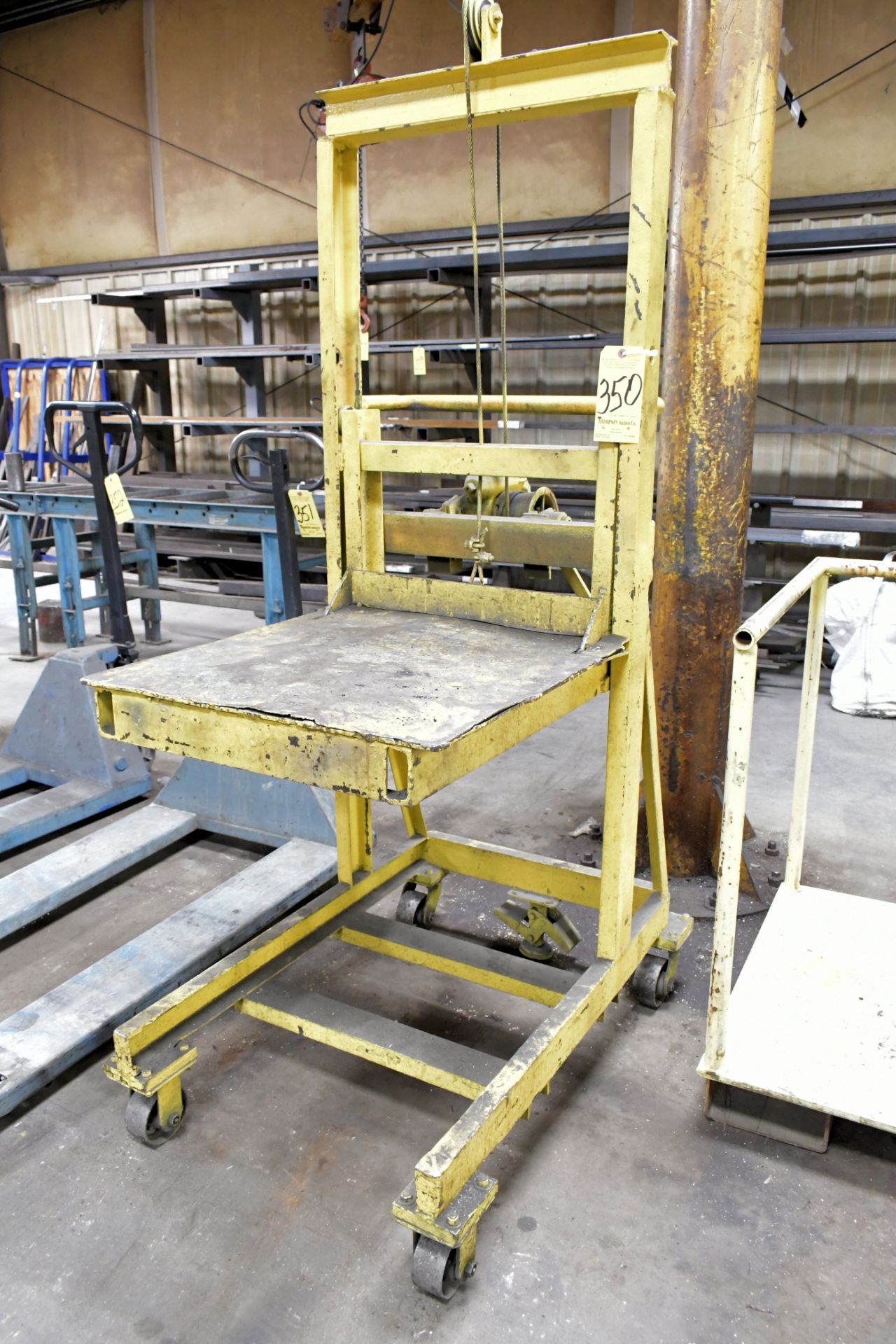 No Identifying Name Approx. 750-Lbs. Capacity Lift Cart