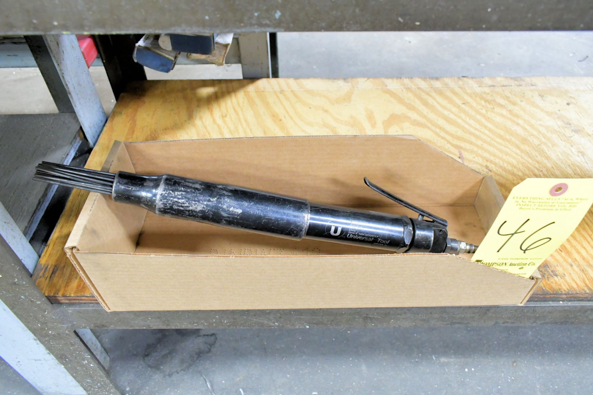 Universal Tool Model UT8635, 4,600 BPM Pneumatic Scraper in (1) Box