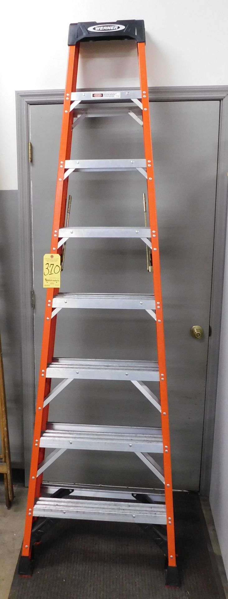 Werner 8' Fiberglass Step Ladder