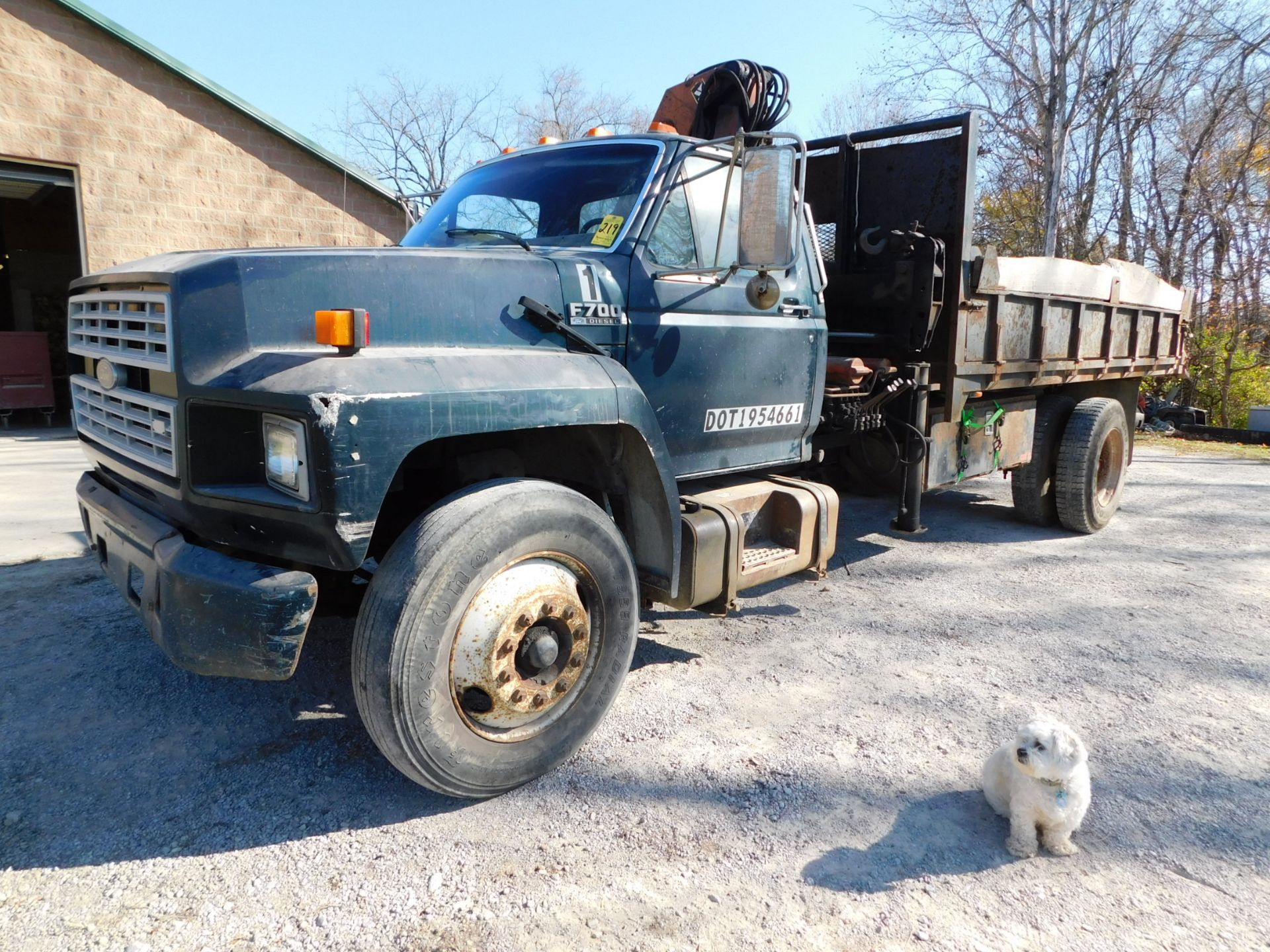 1993 Ford F700 Single Axle Boom Lift Truck, VIN 1FDNK74C0PVA27527, 5-Speed Manual Trasnsmission, - Image 4 of 33