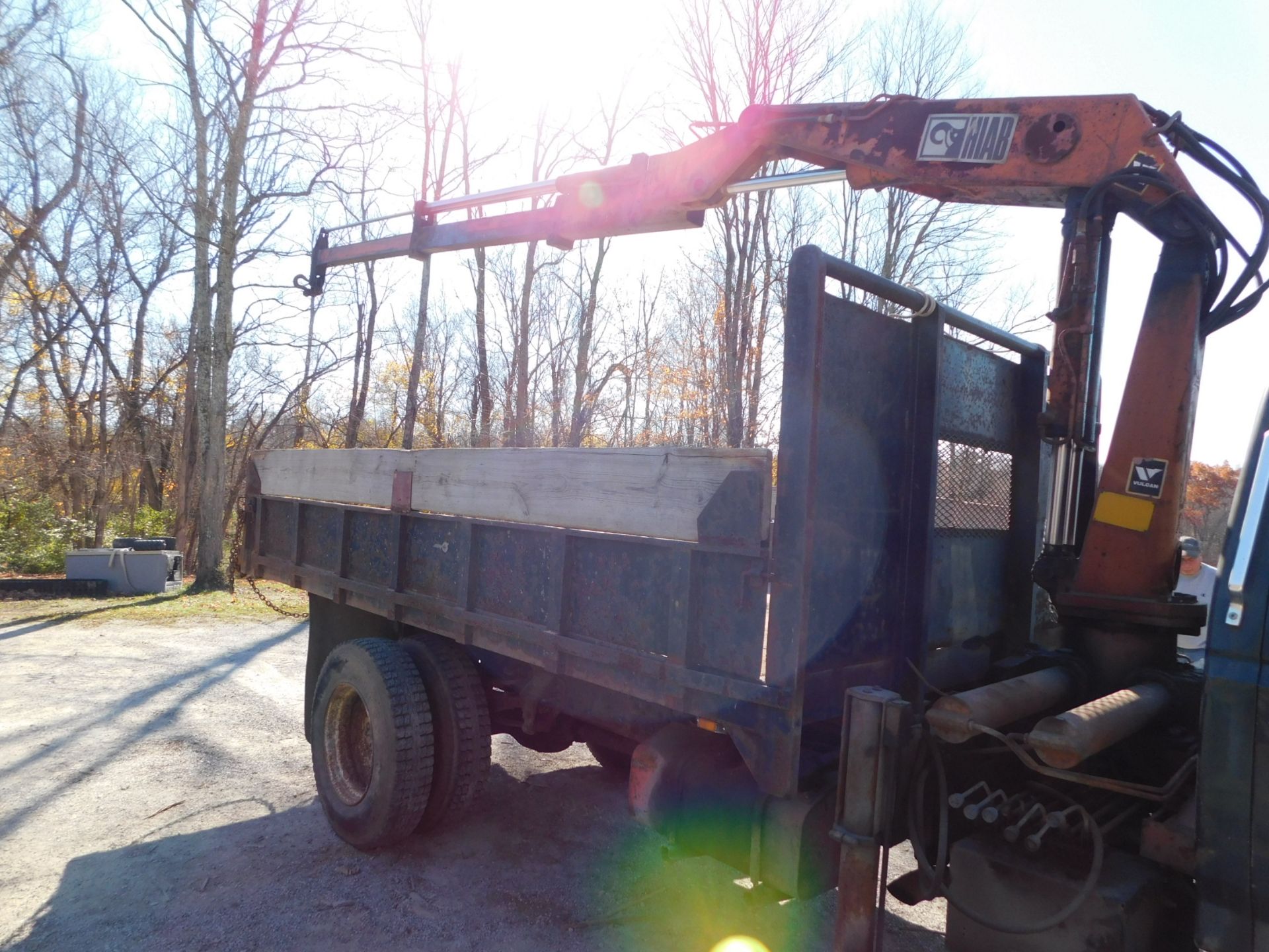 1993 Ford F700 Single Axle Boom Lift Truck, VIN 1FDNK74C0PVA27527, 5-Speed Manual Trasnsmission, - Image 2 of 33